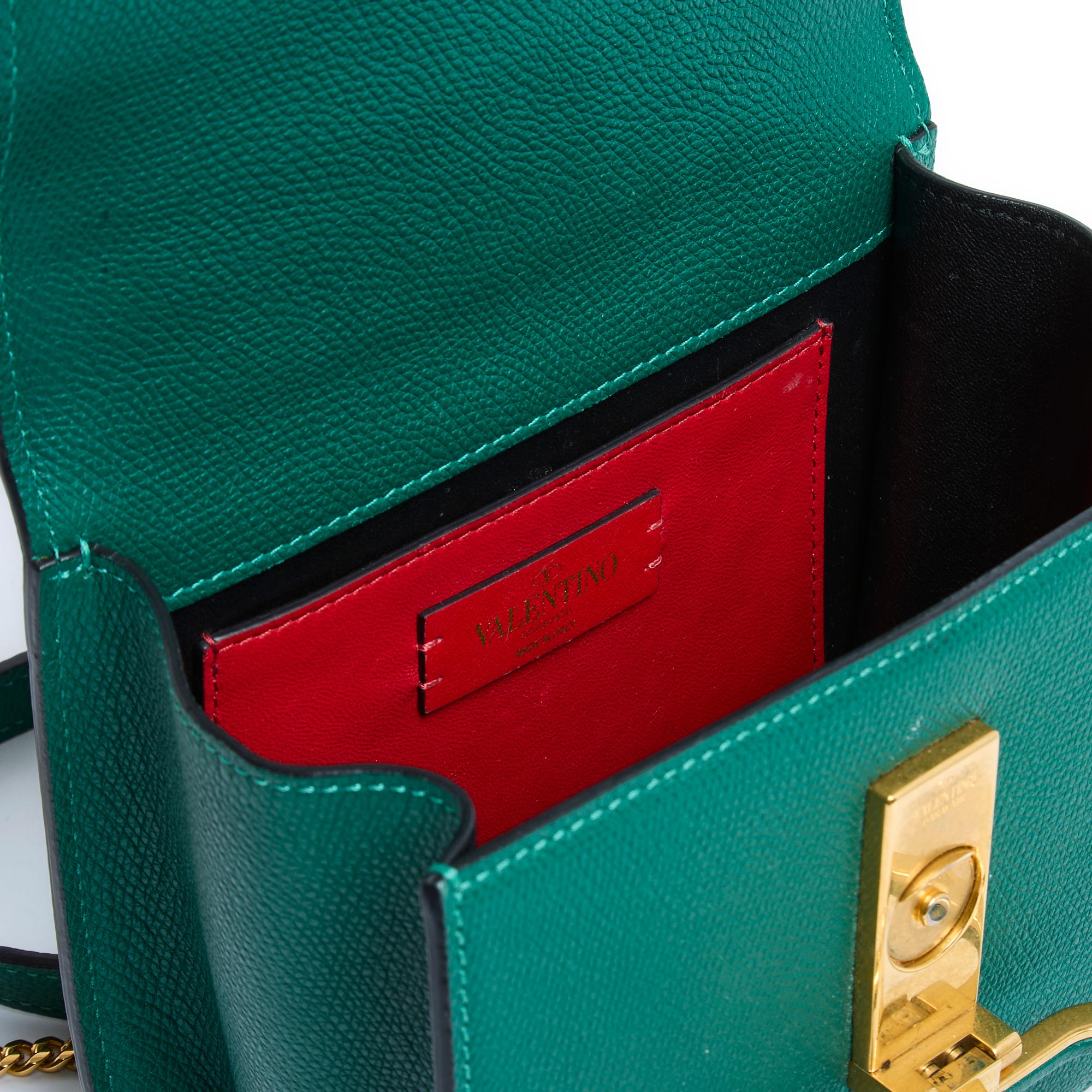Kleine Valentino VLogo-Tasche aus grünem Leder, 2020 im Angebot 3