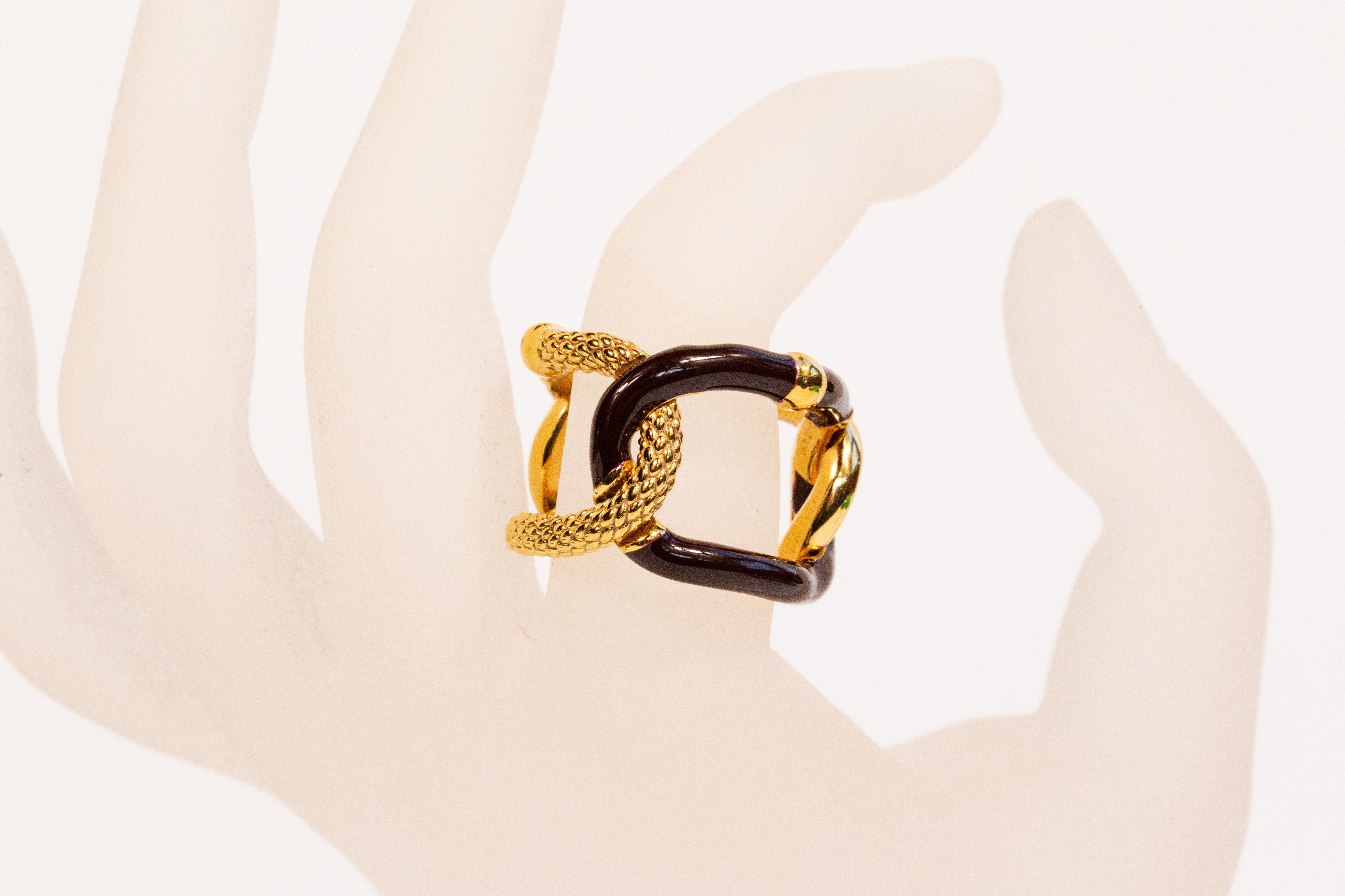 2020er Jahre Bottega Veneta Intreccio Kettenring Gold plissiert Silber und schwarzem Emaille im Angebot 5