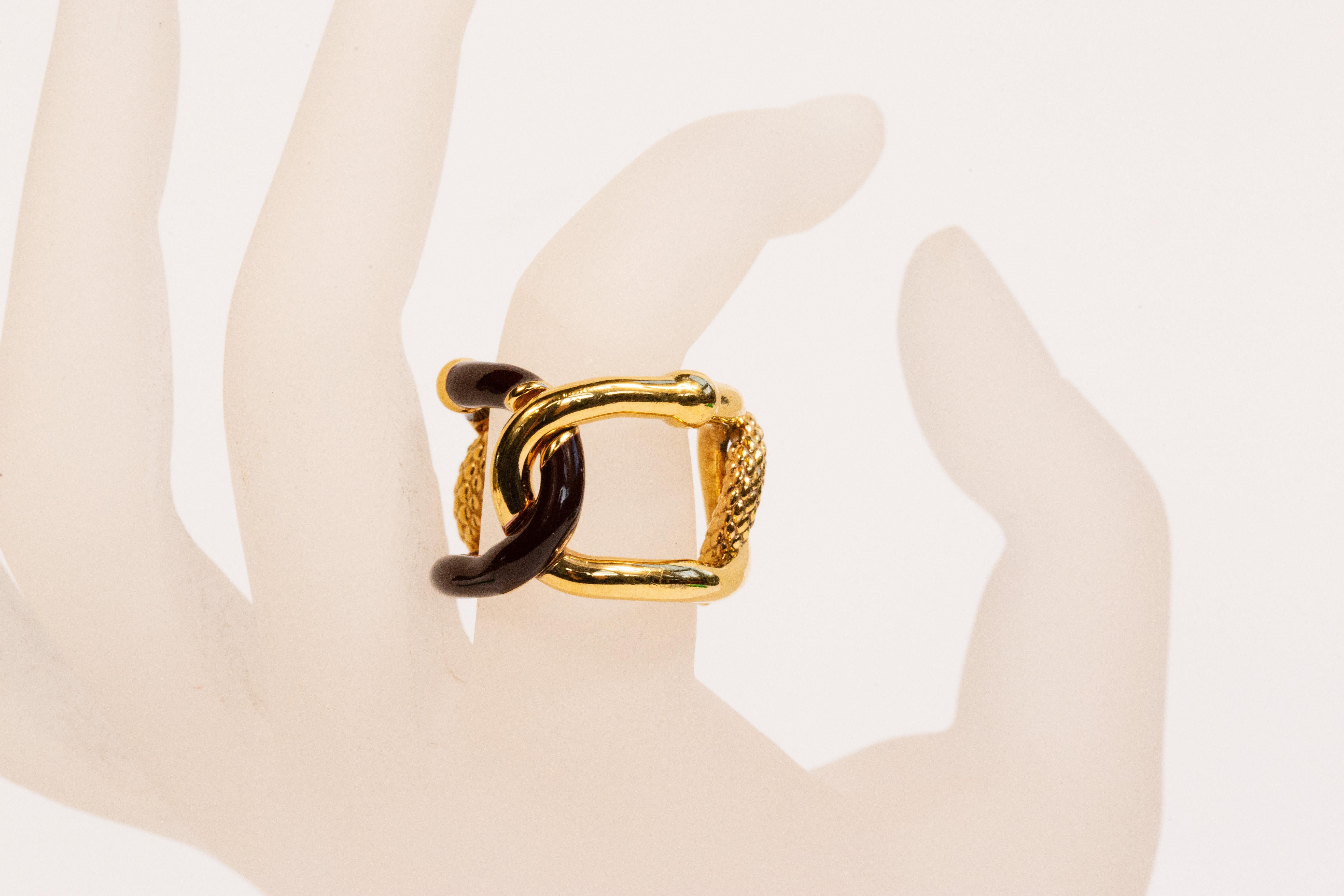 2020er Jahre Bottega Veneta Intreccio Kettenring Gold plissiert Silber und schwarzem Emaille im Angebot 7