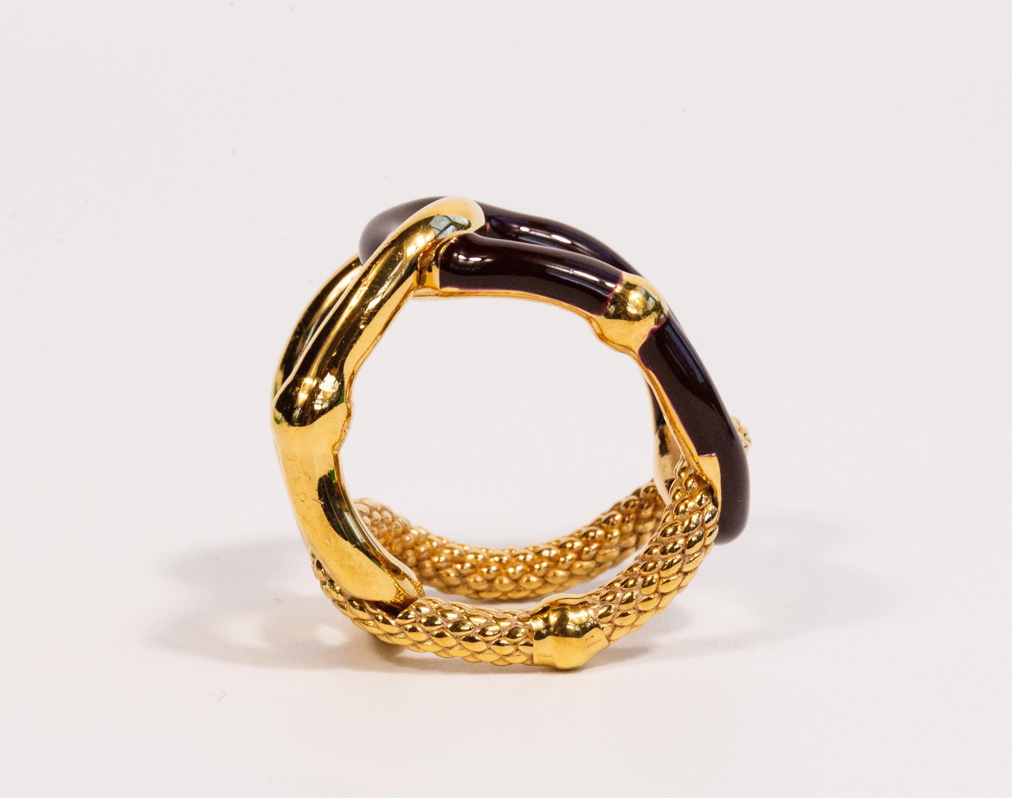 2020er Jahre Bottega Veneta Intreccio Kettenring Gold plissiert Silber und schwarzem Emaille im Angebot 4