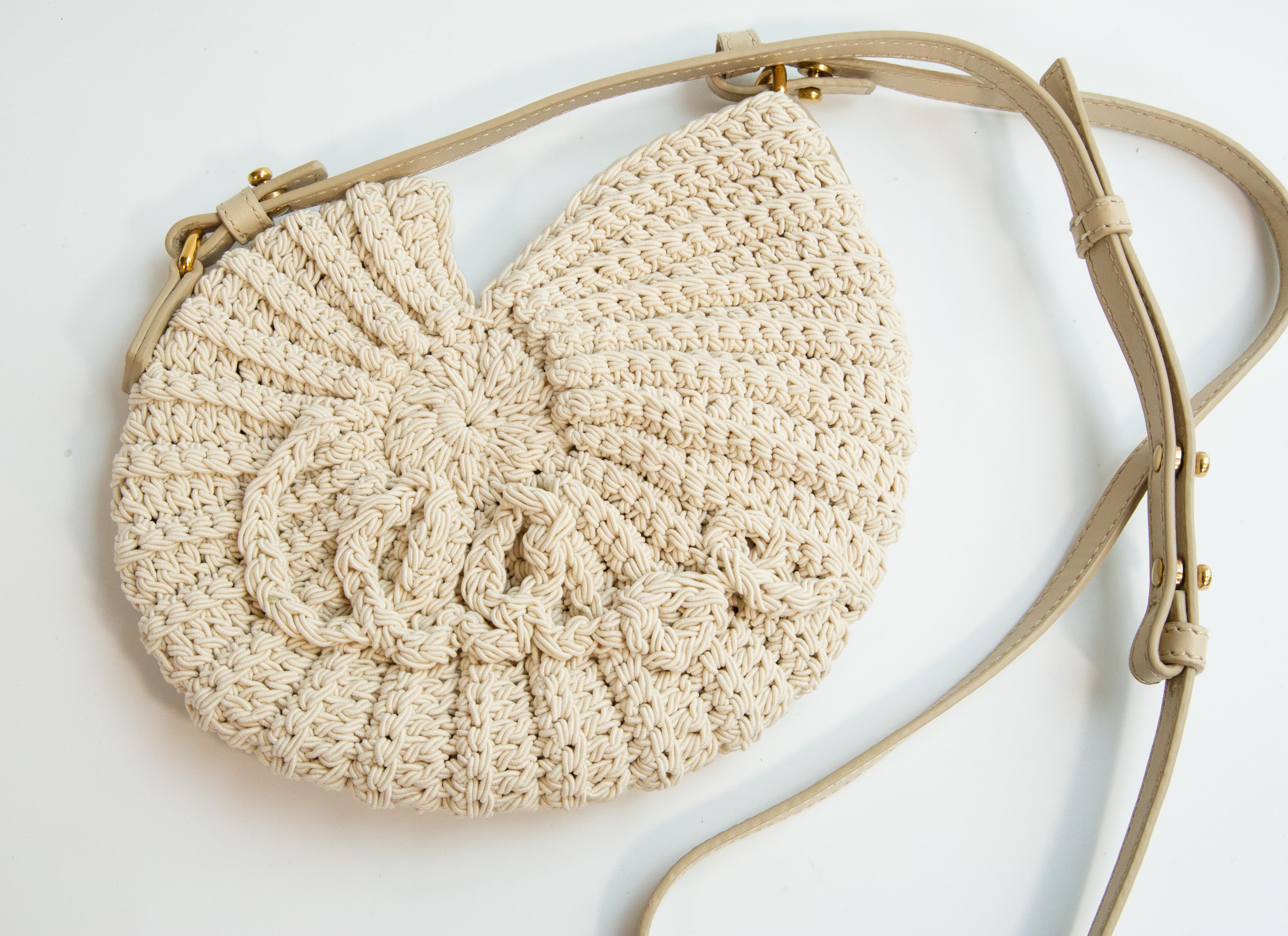 2020s Chloe Sea Treasure's Crocheted Crossbody Bag In Excellent Condition For Sale In Arnhem, NL