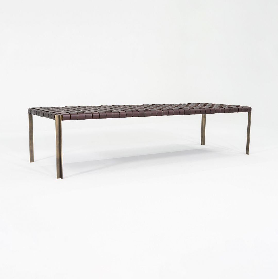 Il s'agit d'un grand banc tissé TG-18, conçu à l'origine par Katavolos, Littell et Kelley en 1952 dans le cadre de la Collection Laverne originale produite par Gratz Industries, anciennement connue sous le nom de Trietel-Gratz. Cet exemple
