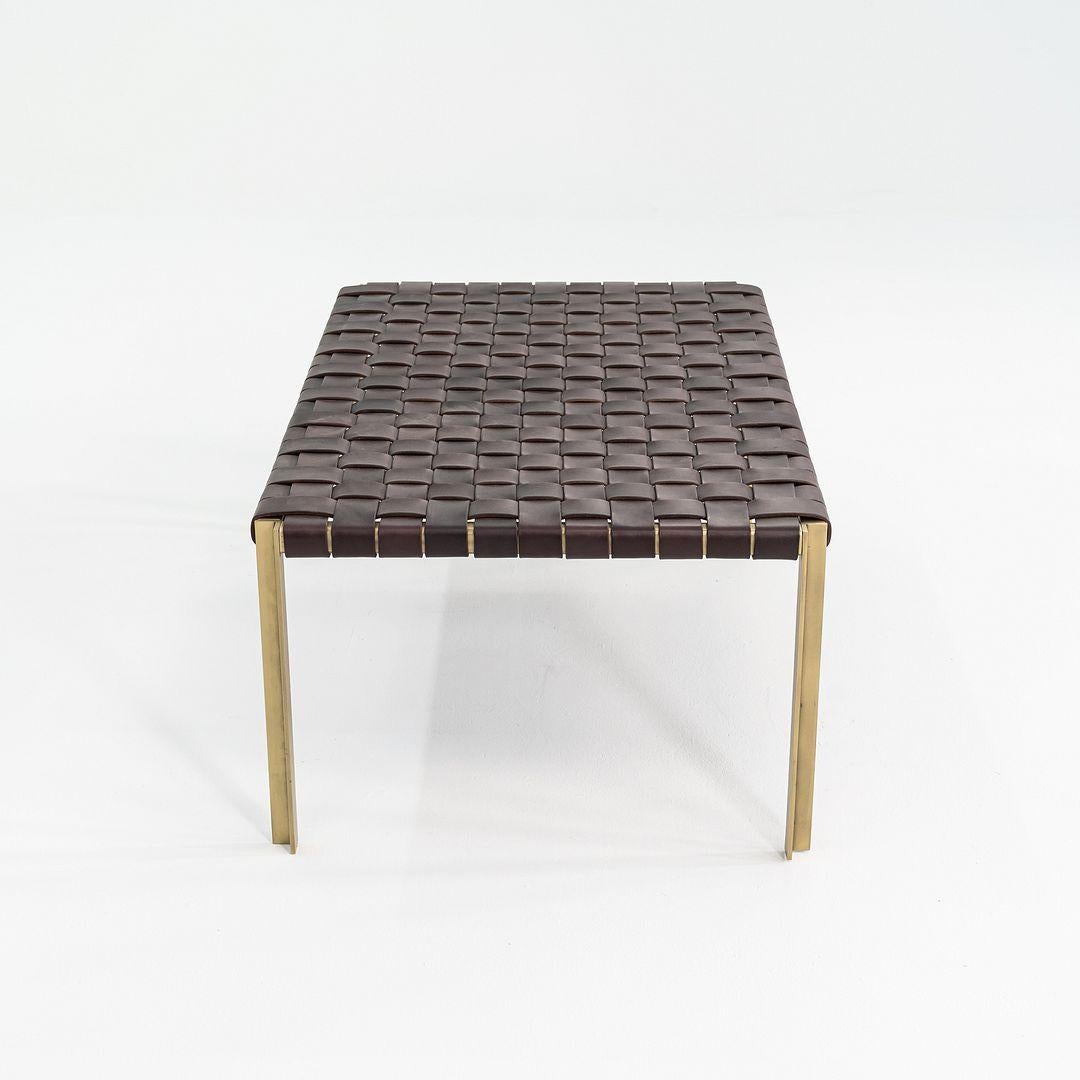 XXIe siècle et contemporain 2020s Gratz / Laverne TG-18 Petit banc en bronze et cuir brun en vente