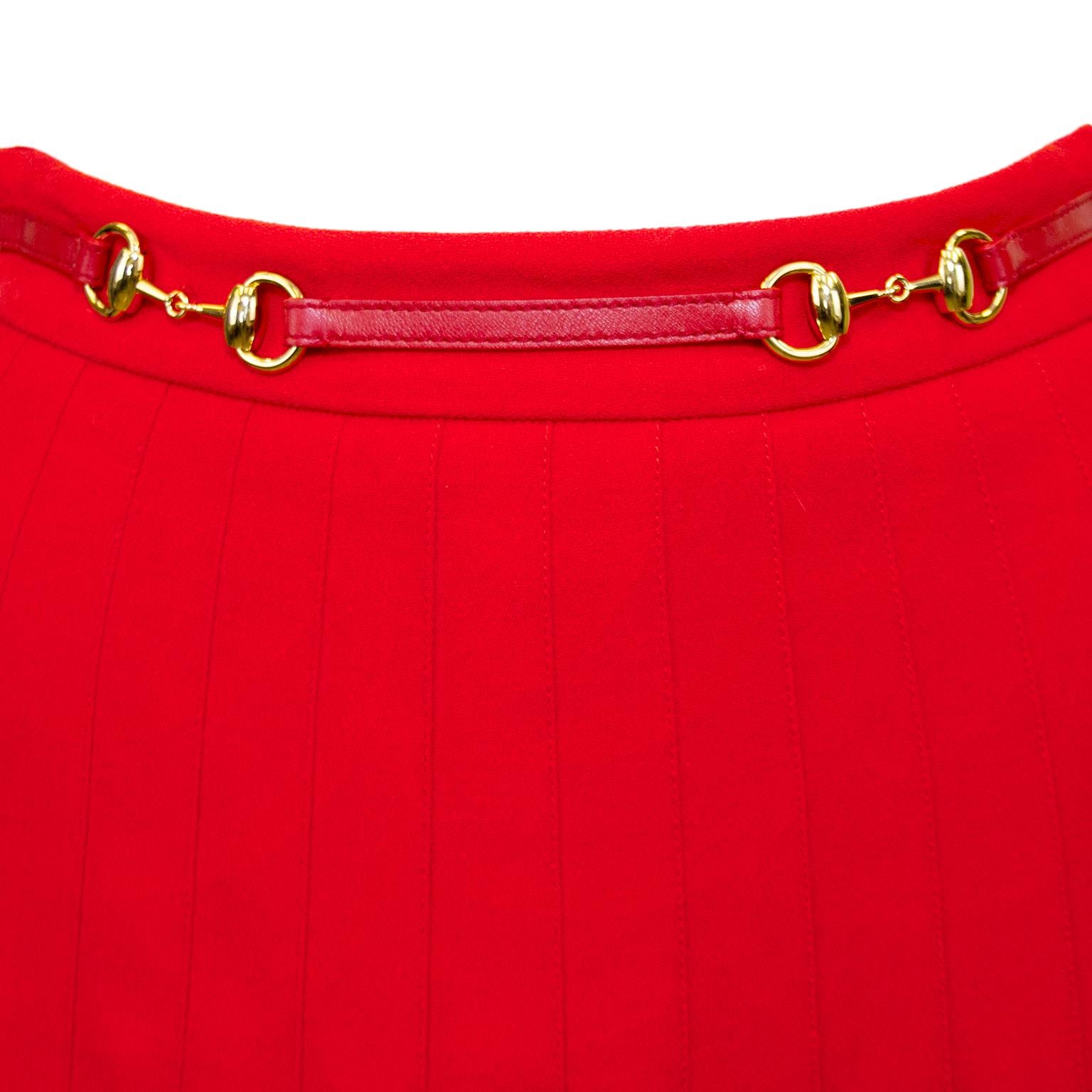 2020's Gucci Red Pleated Skirt  In Excellent Condition For Sale In Toronto, Ontario