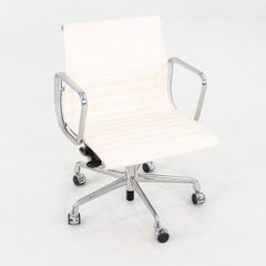 2020s Herman Miller Eames Aluminum Group Management Desk Chair in Cream Leather
