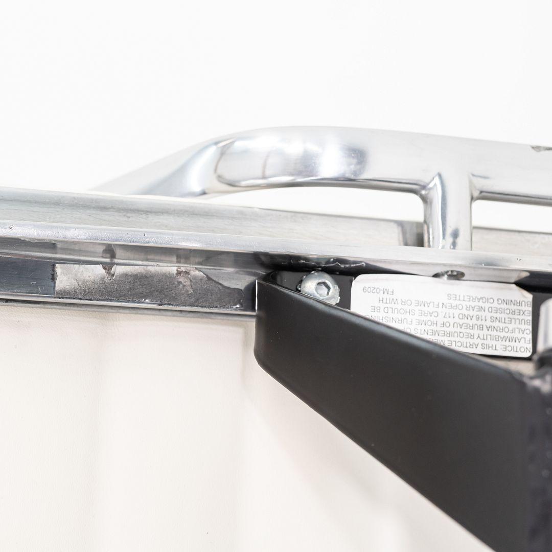 2020er Herman Miller Eames Aluminium Group Management-Schreibtischstuhl aus weißem Leder (21. Jahrhundert und zeitgenössisch) im Angebot