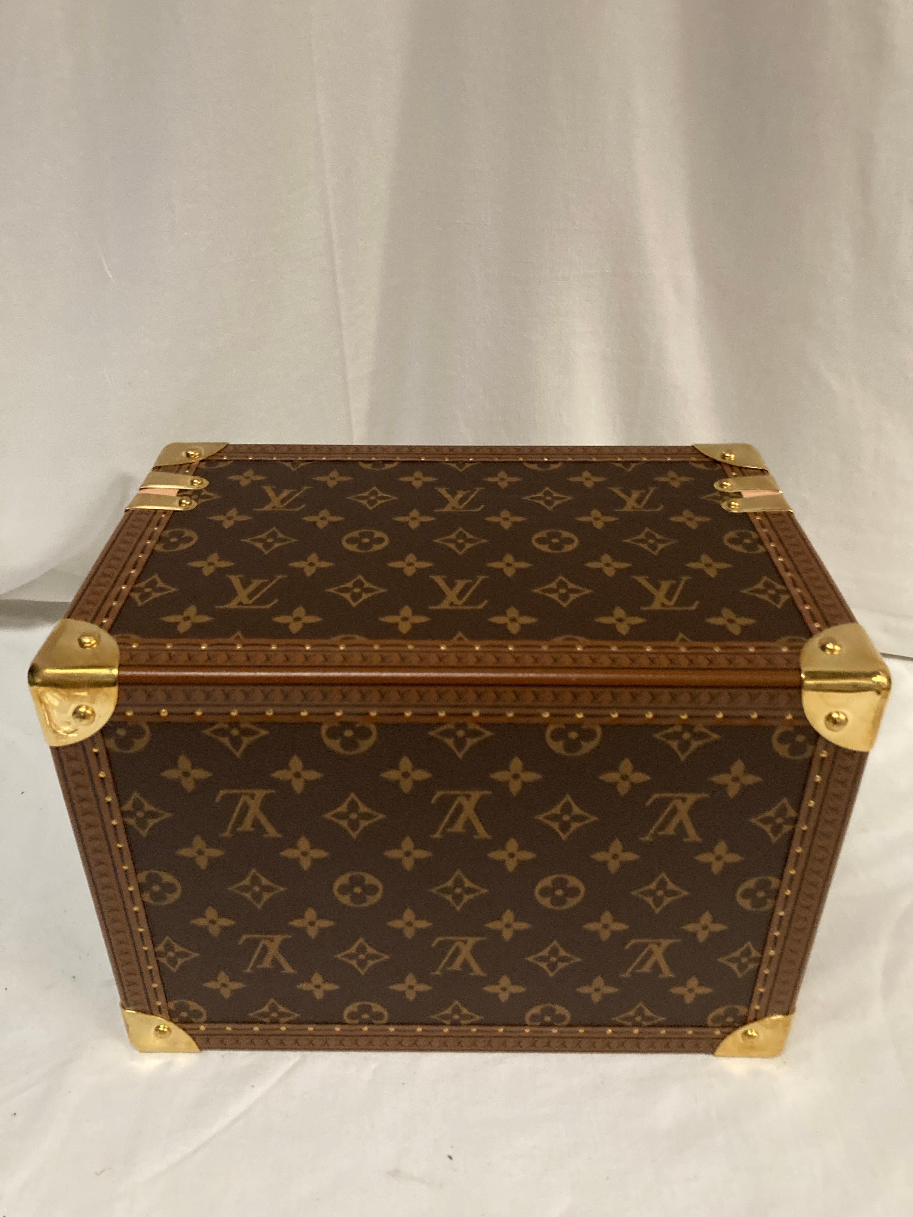 Boîte à bijoux et montres des années 2020 de Louis Vuitton en vente 3