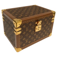 2020's Jewels and watches trunk by Louis Vuitton