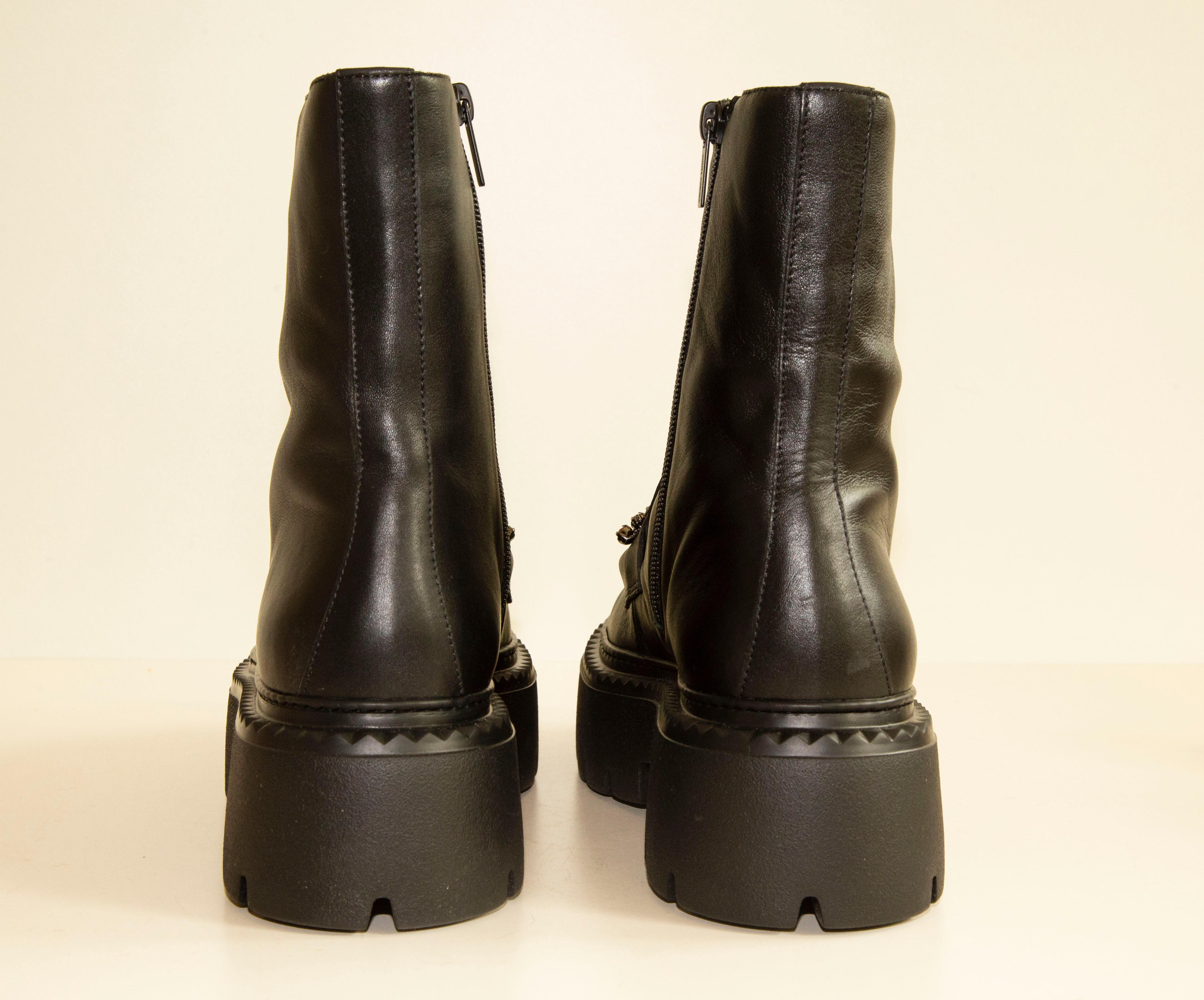 2020s Jimmy Choo Botines de piel negra en Nuevo estado para la venta en Arnhem, NL