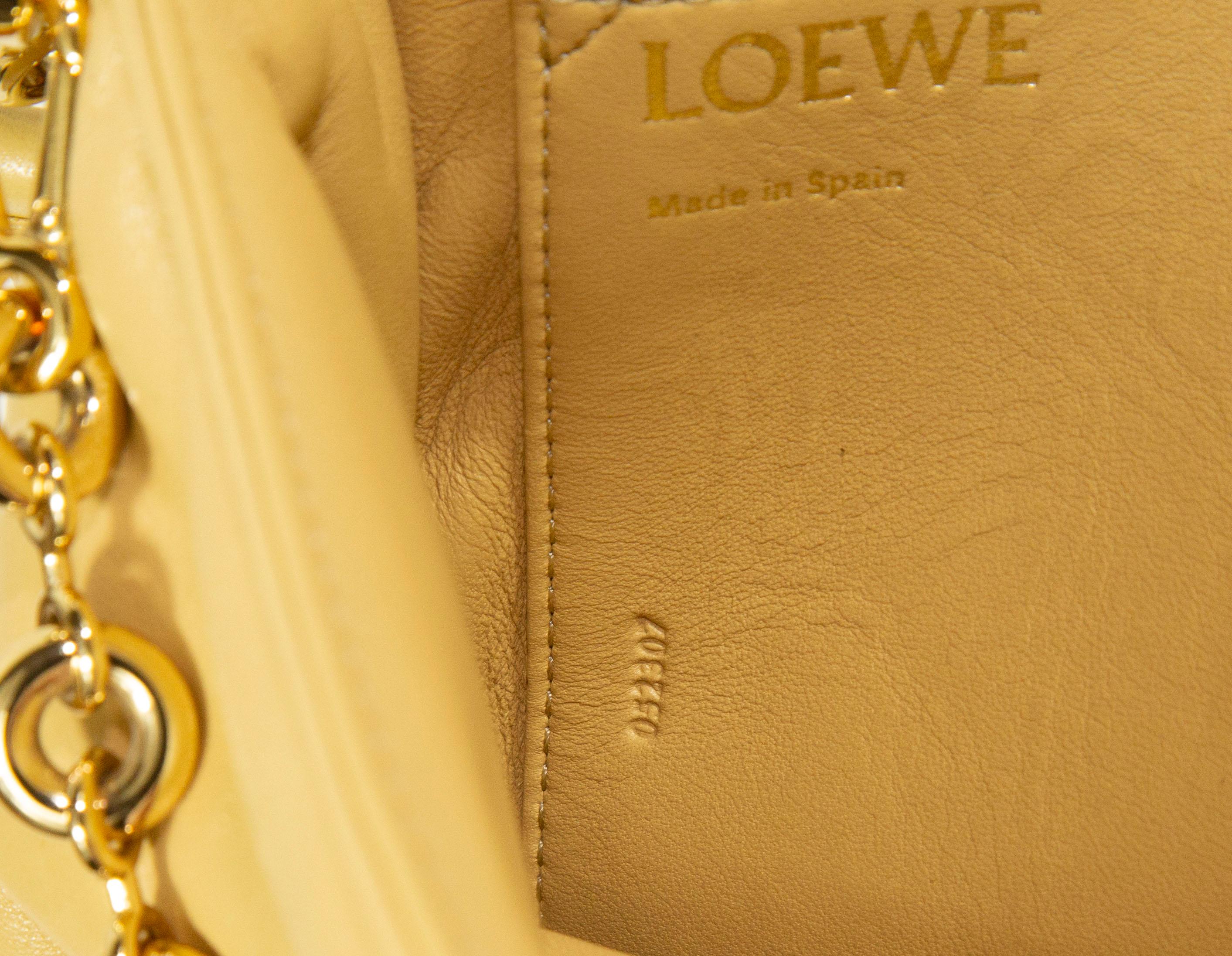 2020s Loewe Goya Puffer Shoulder Crossbody Bag in Camel-Hued Lamb Leather For Sale 6