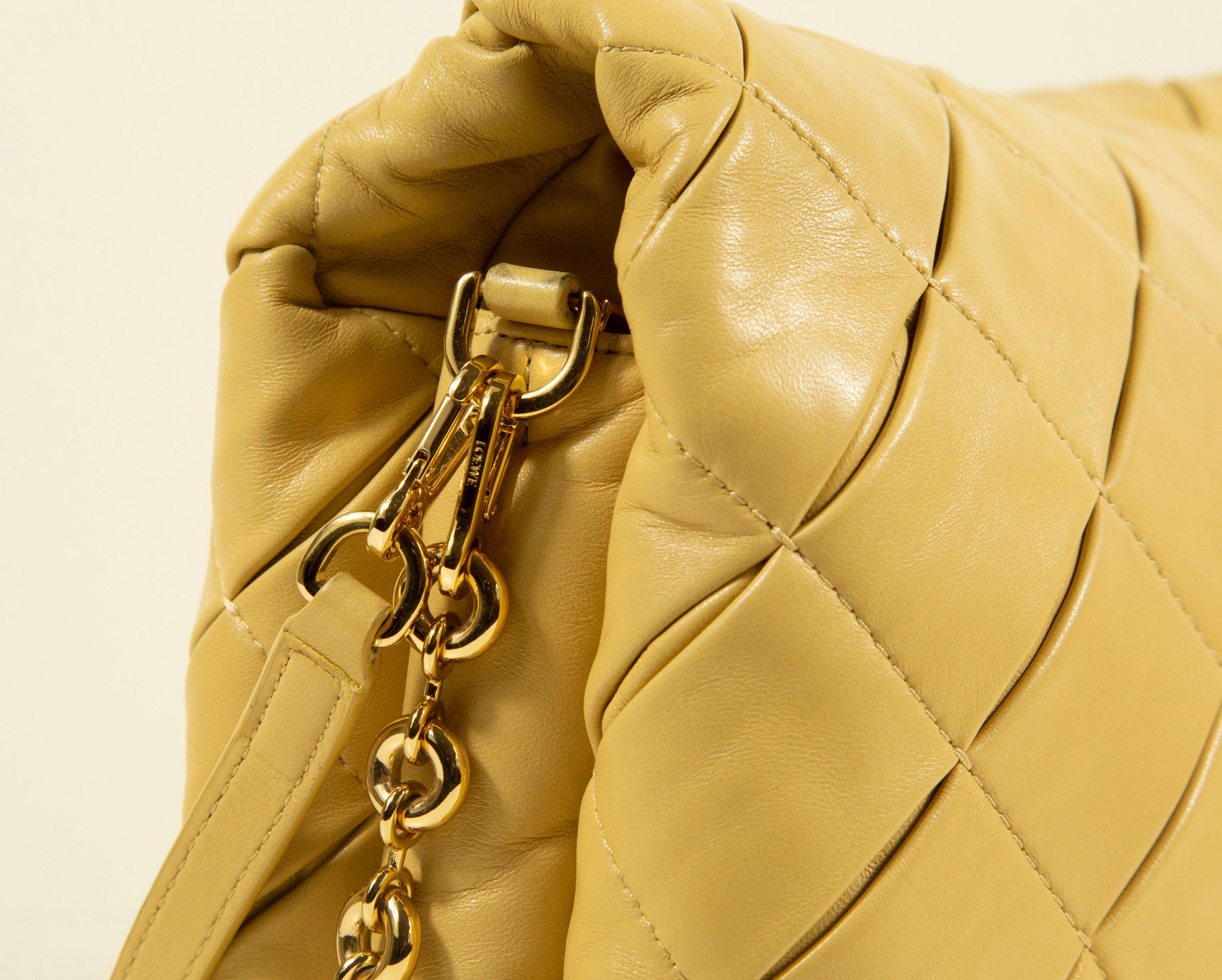 2020s Loewe Goya Puffer Shoulder Crossbody Bag in Camel-Hued Lamb Leather For Sale 1