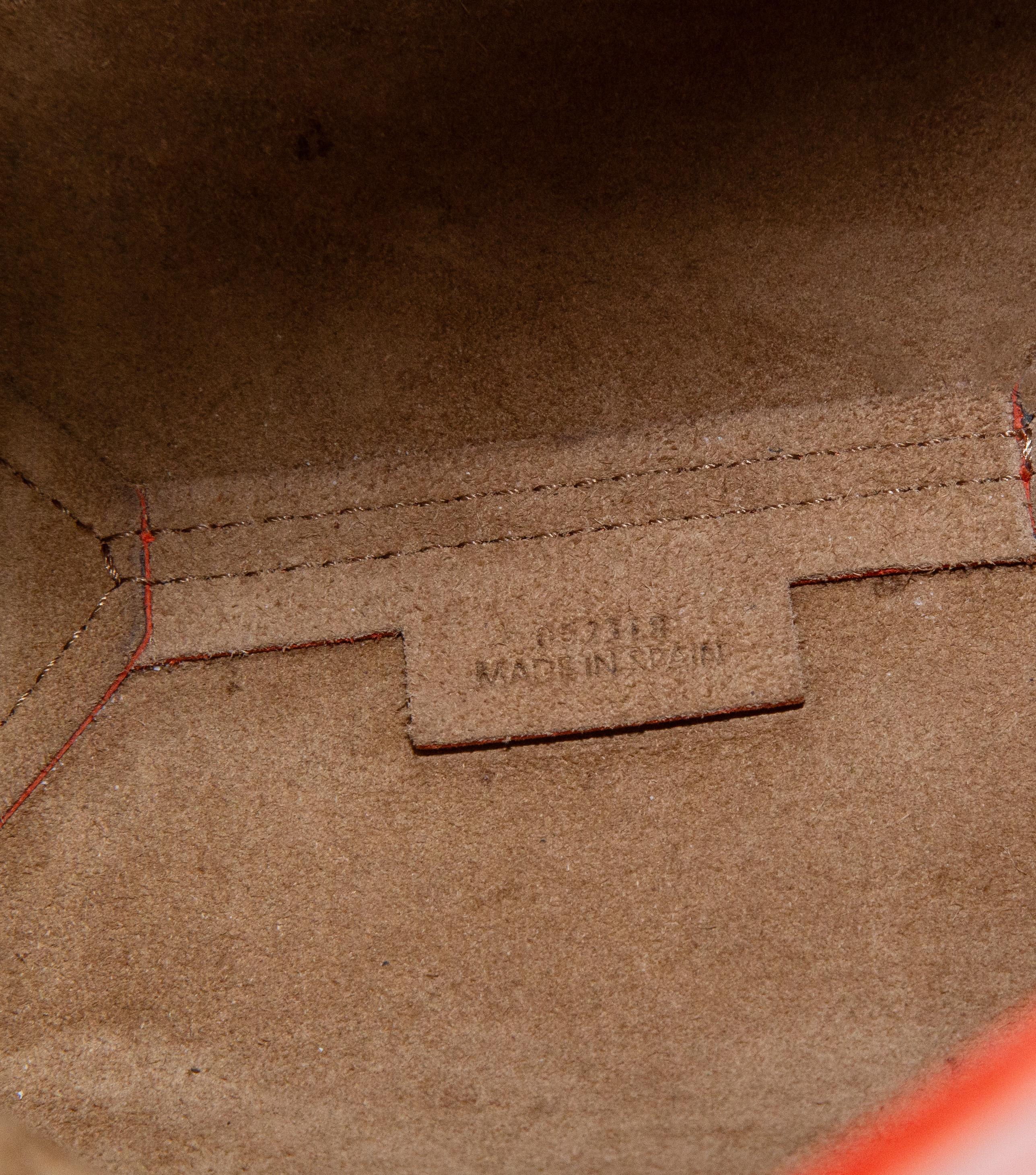 2020s Loewe Puzzle Mini Tote Bag in Red Leather en vente 14