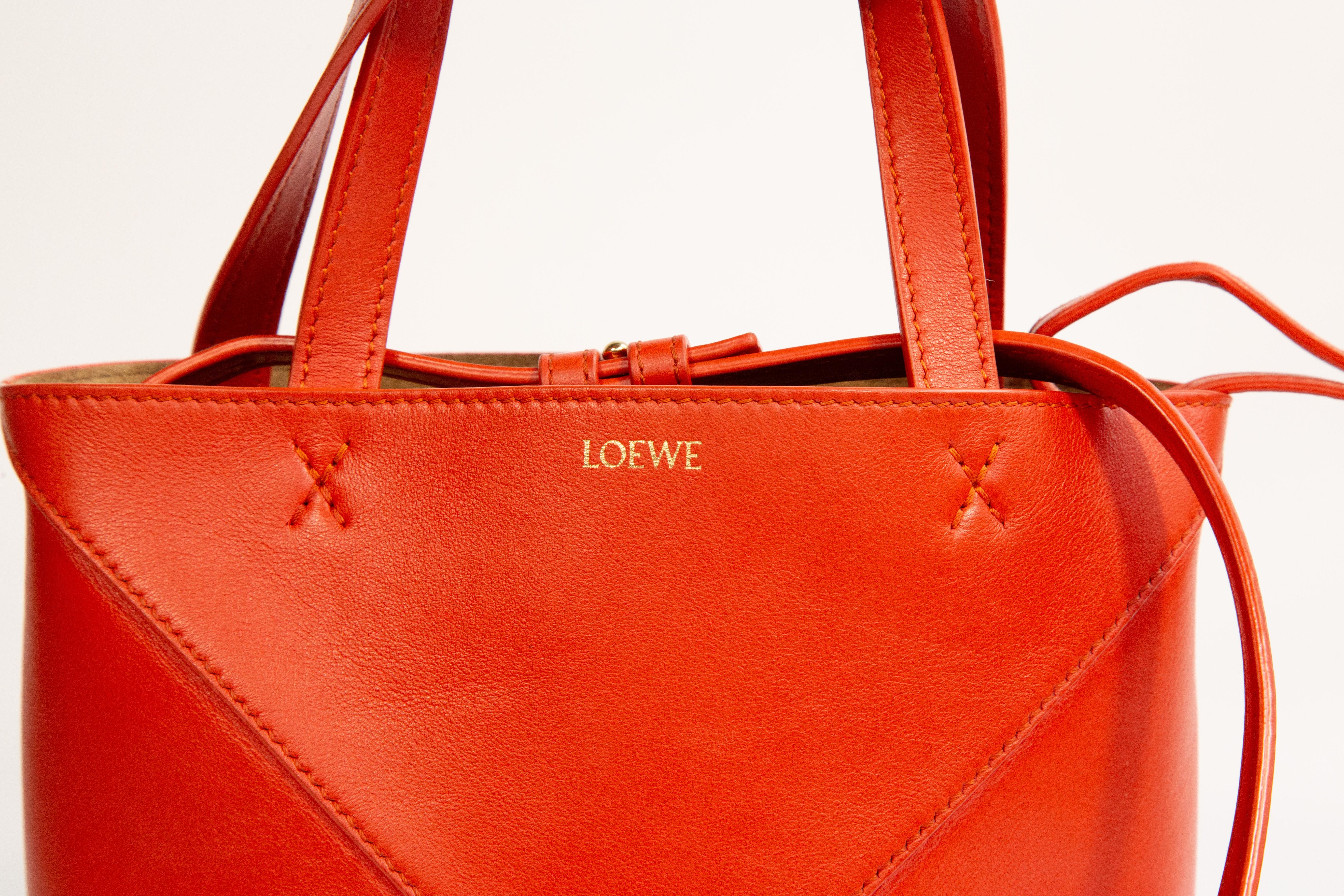 Rouge 2020s Loewe Puzzle Mini Tote Bag in Red Leather en vente