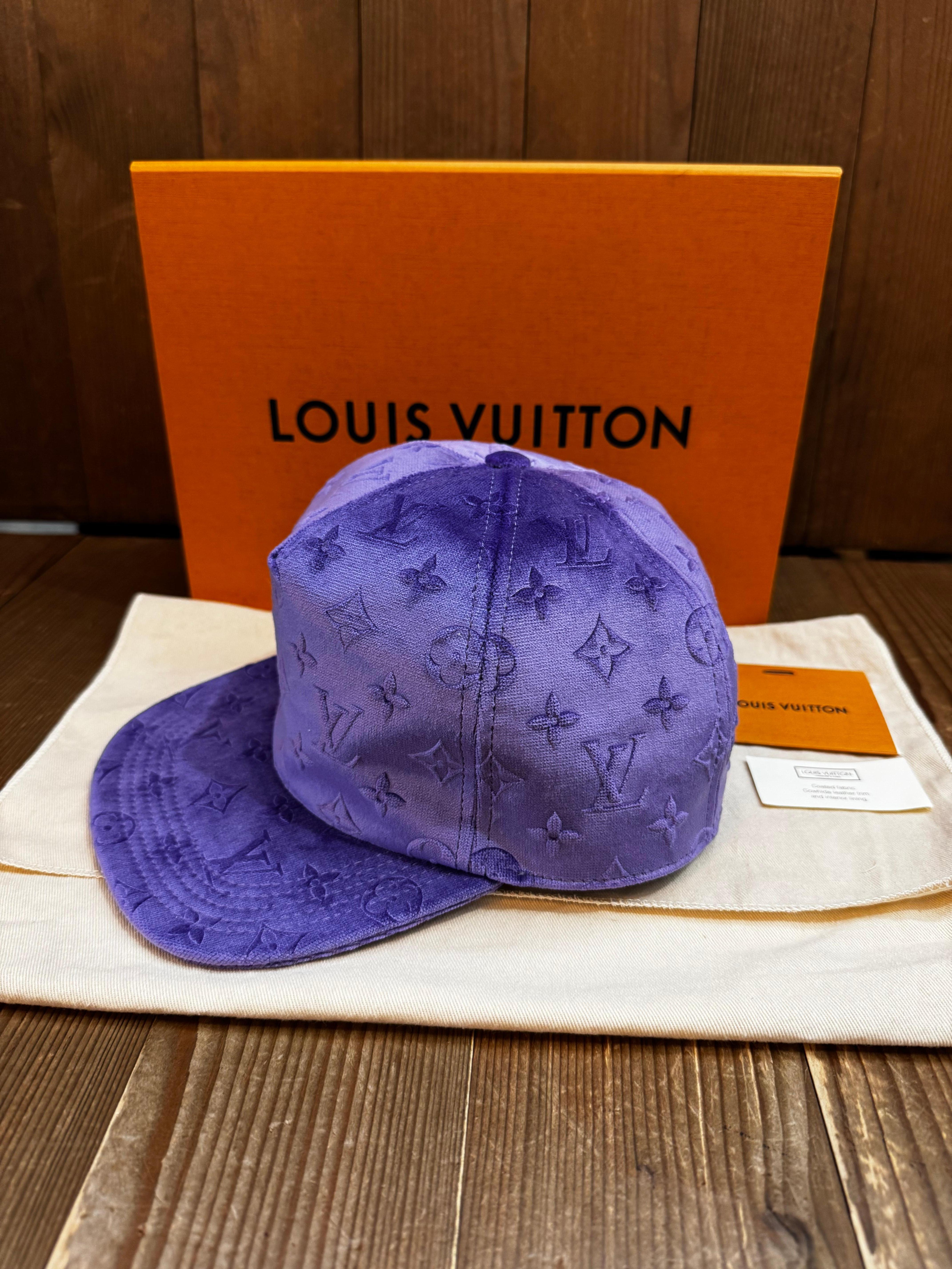 Neu LOUIS VUITTON Monogram Samt Kappe Violett Unisex 58 im Zustand „Neu“ im Angebot in Bangkok, TH