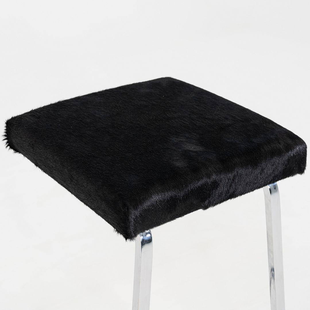 2020 Mies Van Der Rohe for Knoll Four Seasons Bar Stool with Hair on Hide (Tabouret de bar Four Seasons avec poils) en vente 3