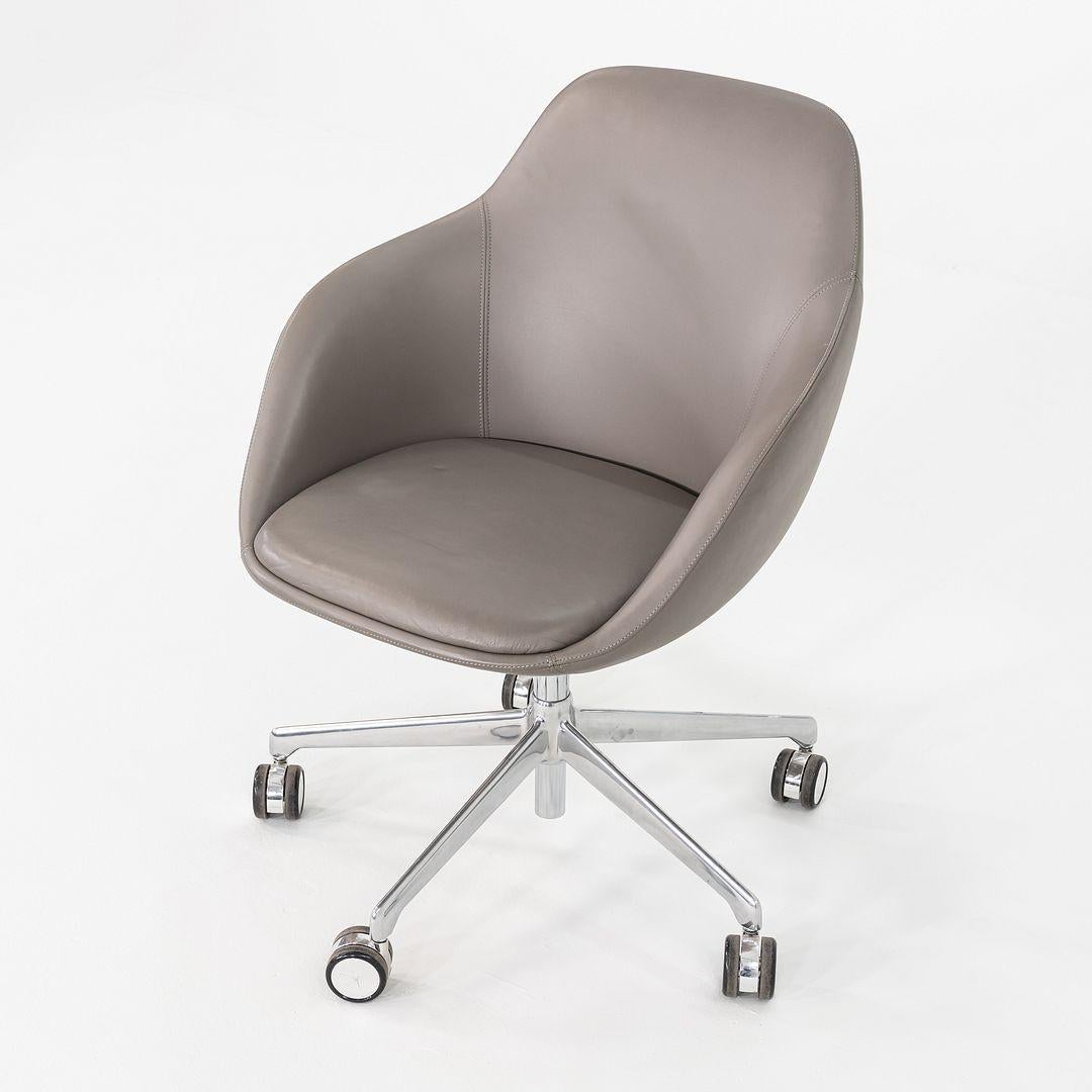2020er Noe Duchaufour-Lawrance für Bernhardt Design Chantal Schreibtischstuhl in Leder (amerikanisch) im Angebot