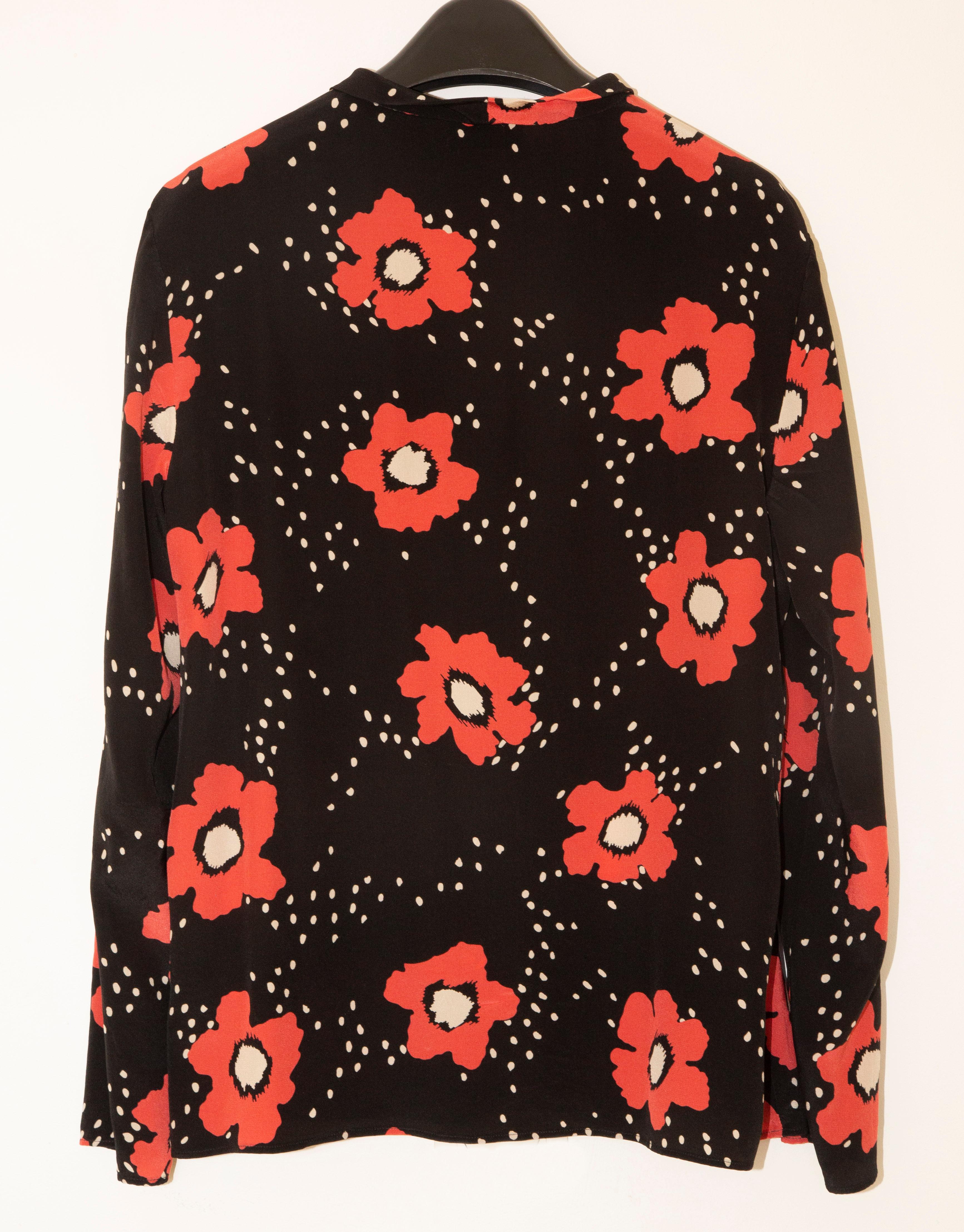 Noir 2020s Chemisier en soie à fleurs de Valentino Taille IT 44 en vente