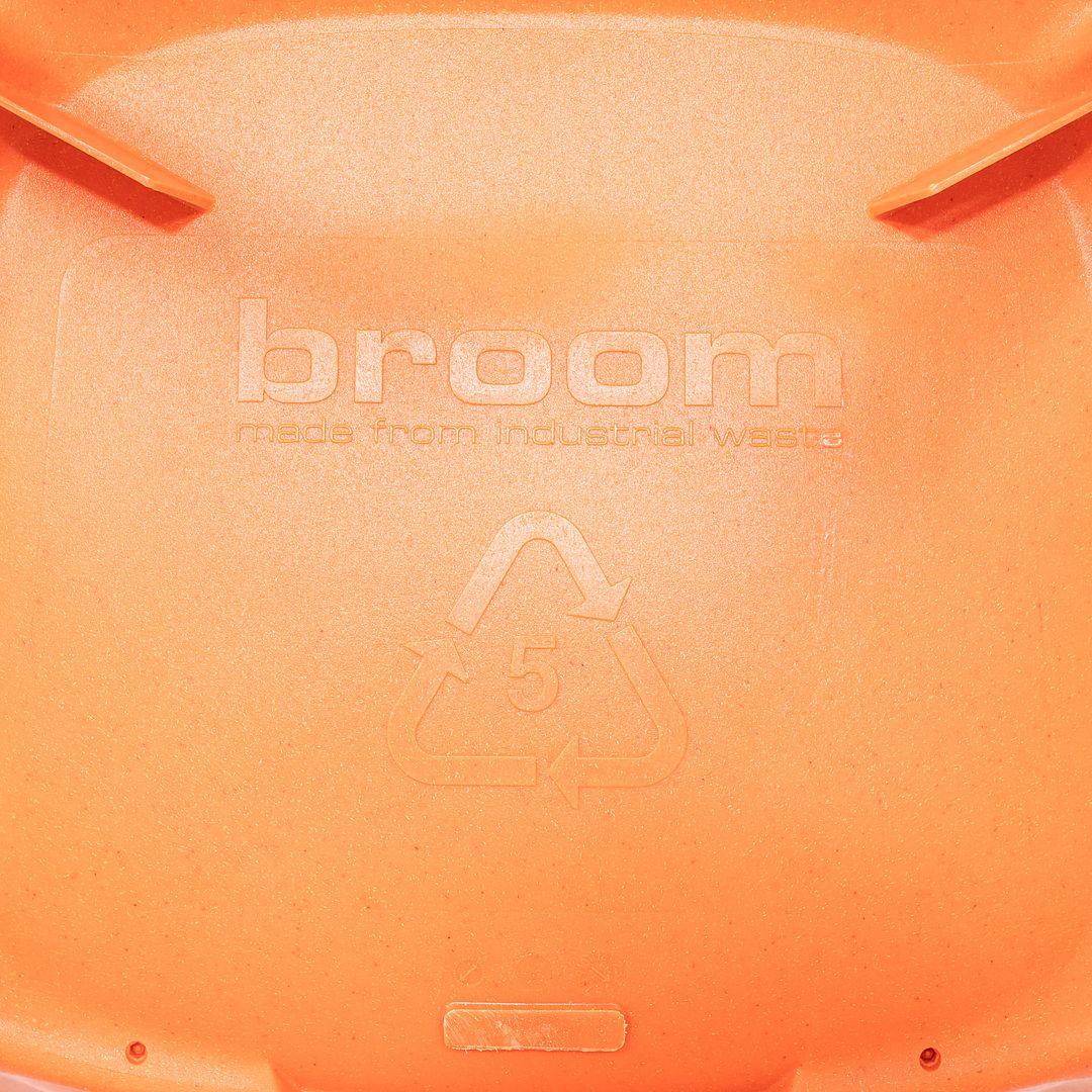 2020s Set of Six Philippe Starck for Emeco Broom Stacking Chairs in Orange en vente 4