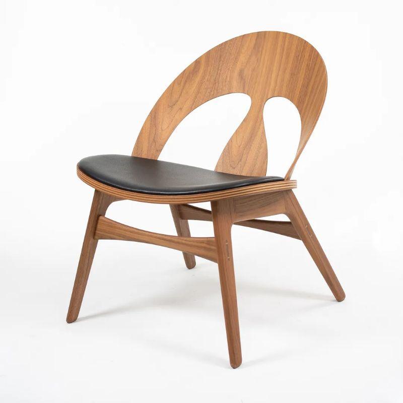 2021 BM0949P Contour Lounge Chair by Borge Mogensen for Carl Hansen in Walnut In Good Condition For Sale In Philadelphia, PA
