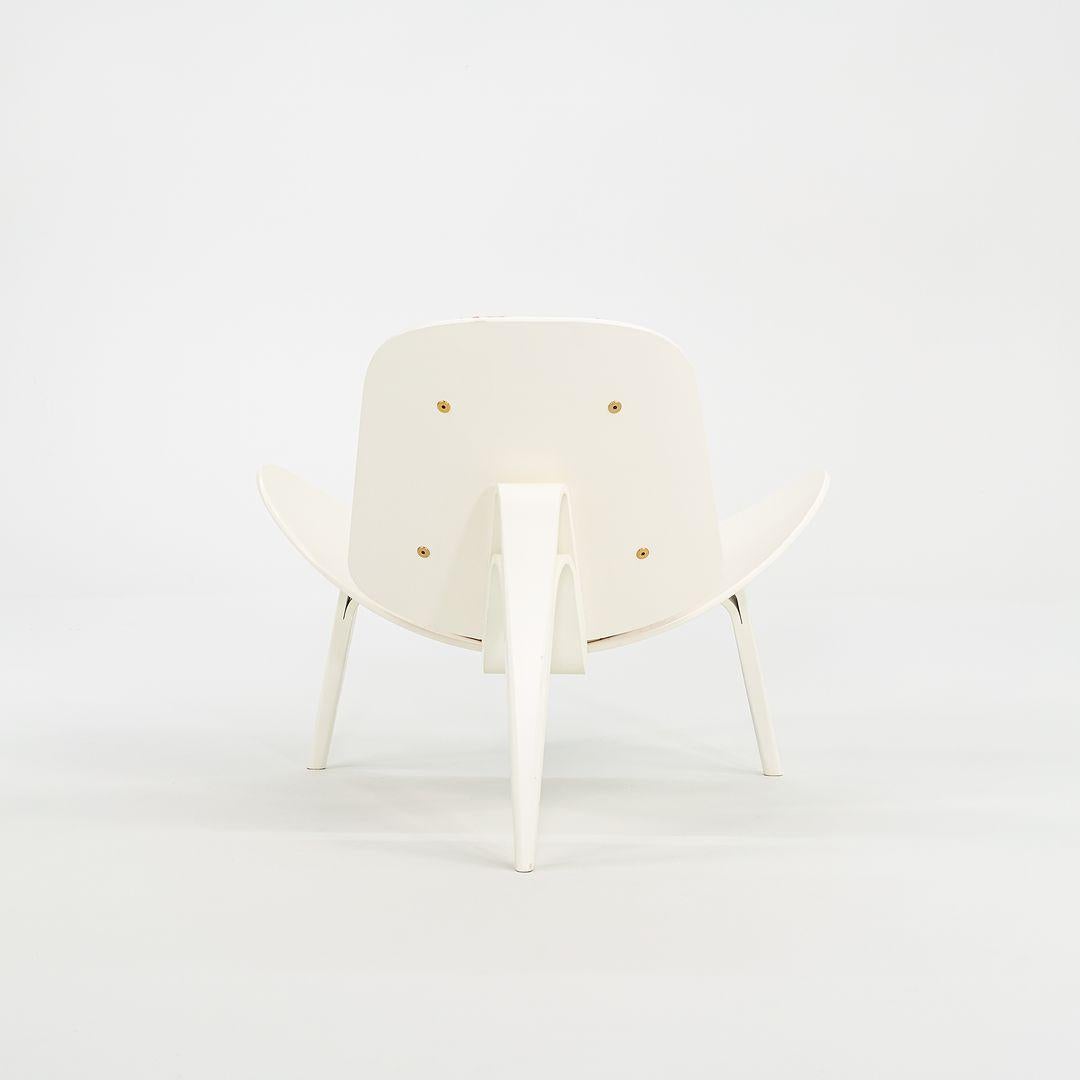2021 Sedia a conchiglia Carl Hansen CH07 in bianco e rosso di Hans Wegner Made in Denmark In condizioni buone in vendita a Philadelphia, PA