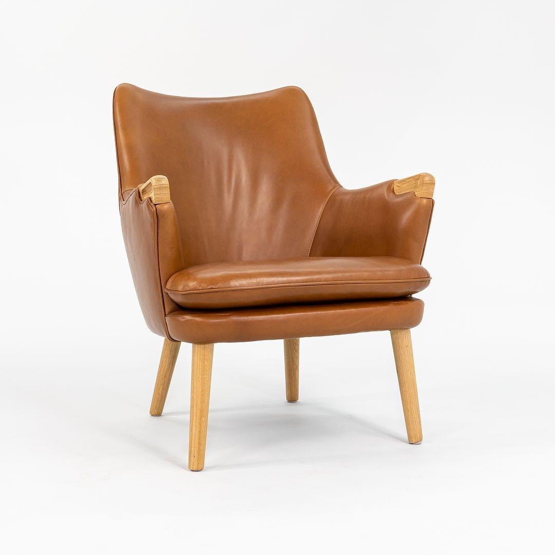 2021 Carl Hansen CH71 von Hans Wegner in cognacfarbenem Leder und Eiche (21. Jahrhundert und zeitgenössisch) im Angebot