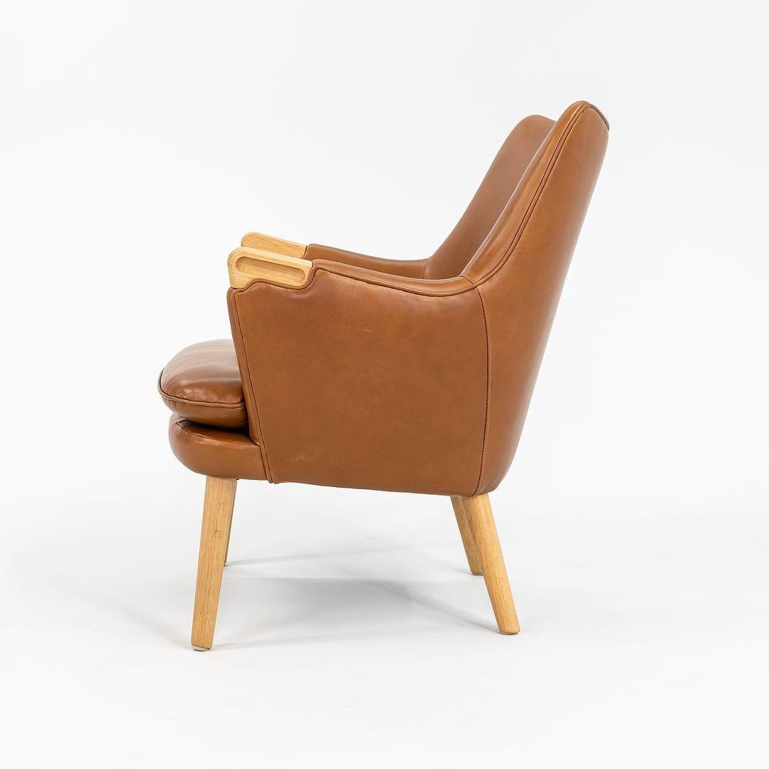 2021 Carl Hansen CH71 von Hans Wegner in cognacfarbenem Leder und Eiche im Angebot 3