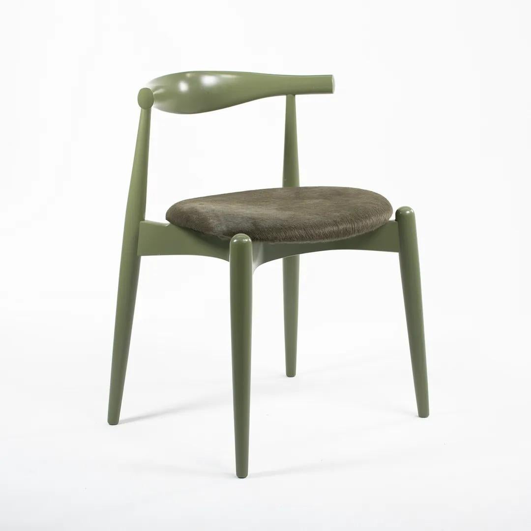 Scandinavian Modern 2021 CH20 Elbow Dining Chair by Hans Wegner for Carl Hansen in Beech & Horsehair For Sale