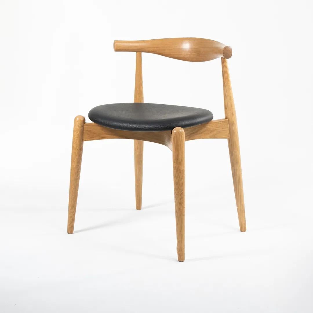 2021 CH20 Elbow Dining Chair by Hans Wegner for Carl Hansen in Lacquered Oak For Sale 2