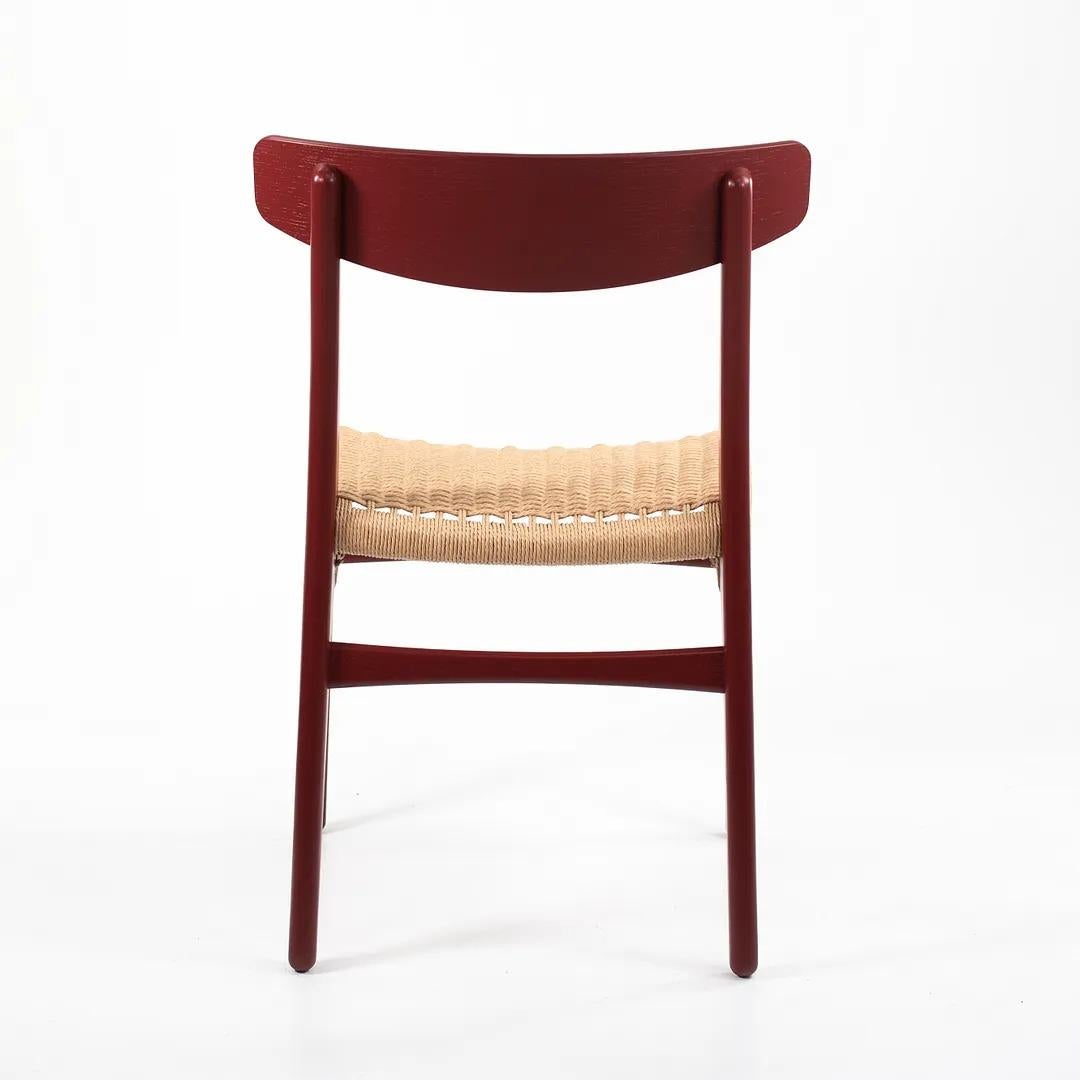 2021 CH23 Chaise de salle à manger par Hans Wegner pour Carl Hansen en Oak peint rouge en vente 1