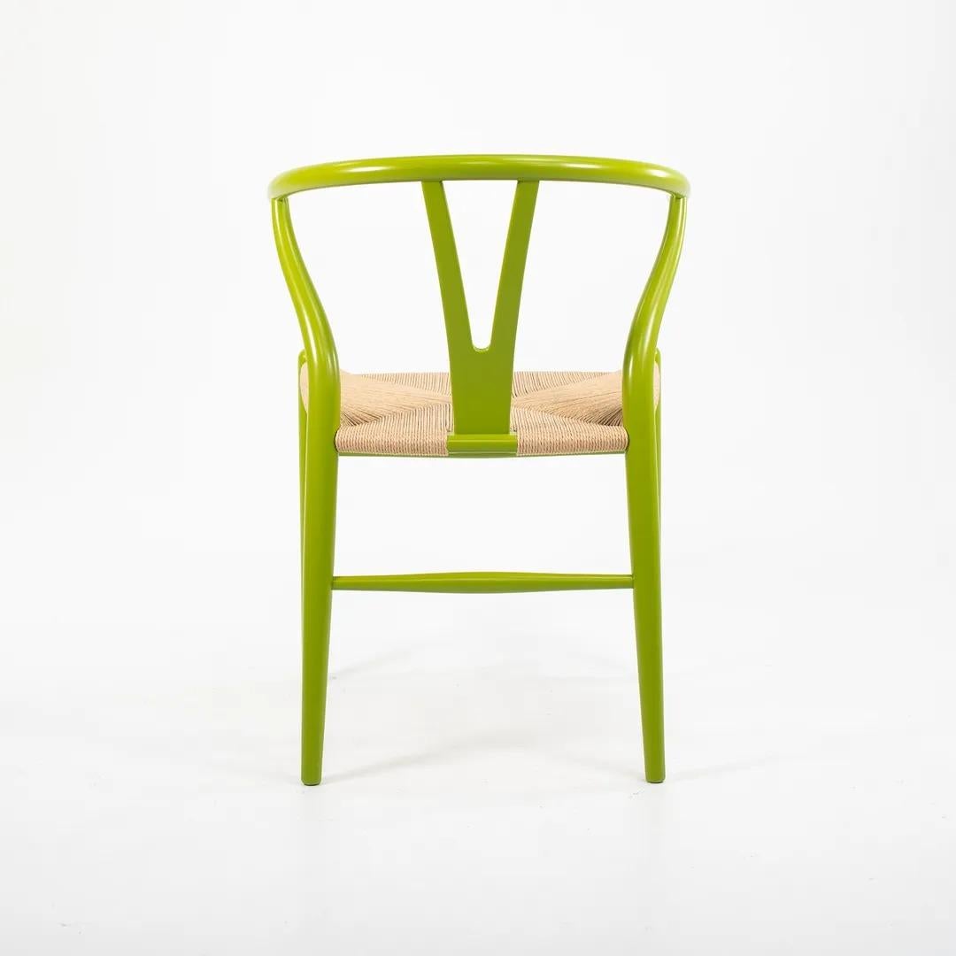 Scandinave moderne Chaise de salle à manger CH24 Wishbone de Hans Wegner pour Carl Hansen en vert 2021 en vente