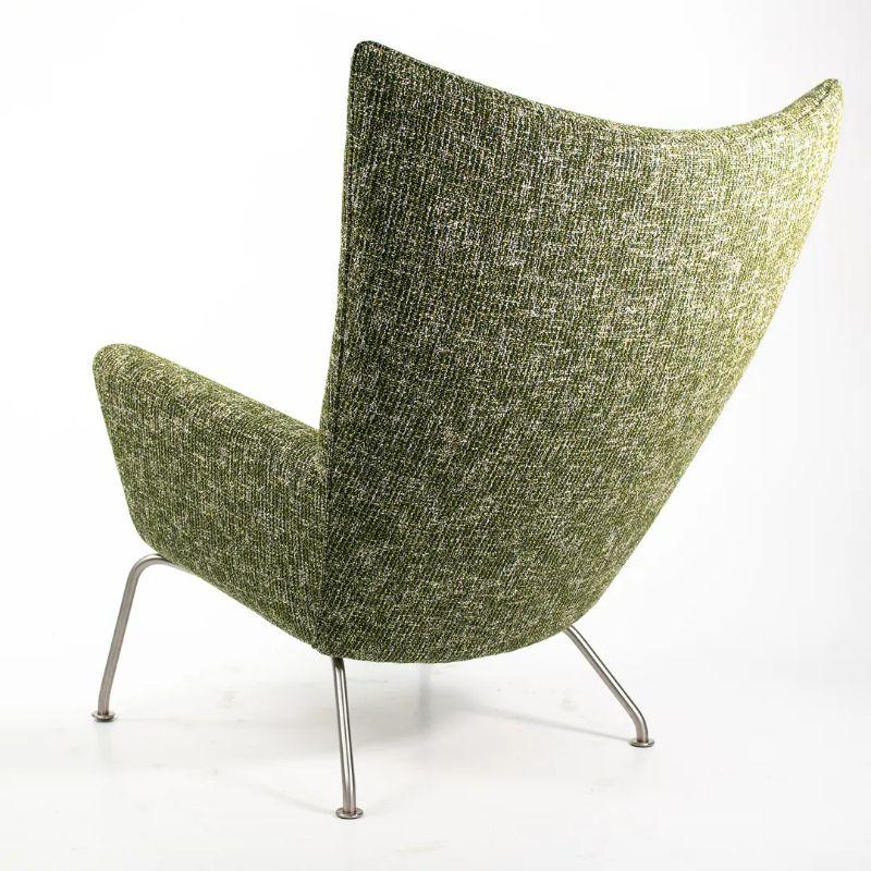 2021 CH445 Wing Lounge Chair by Hans Wegner for Carl Hansen in Green Fabric For Sale 4