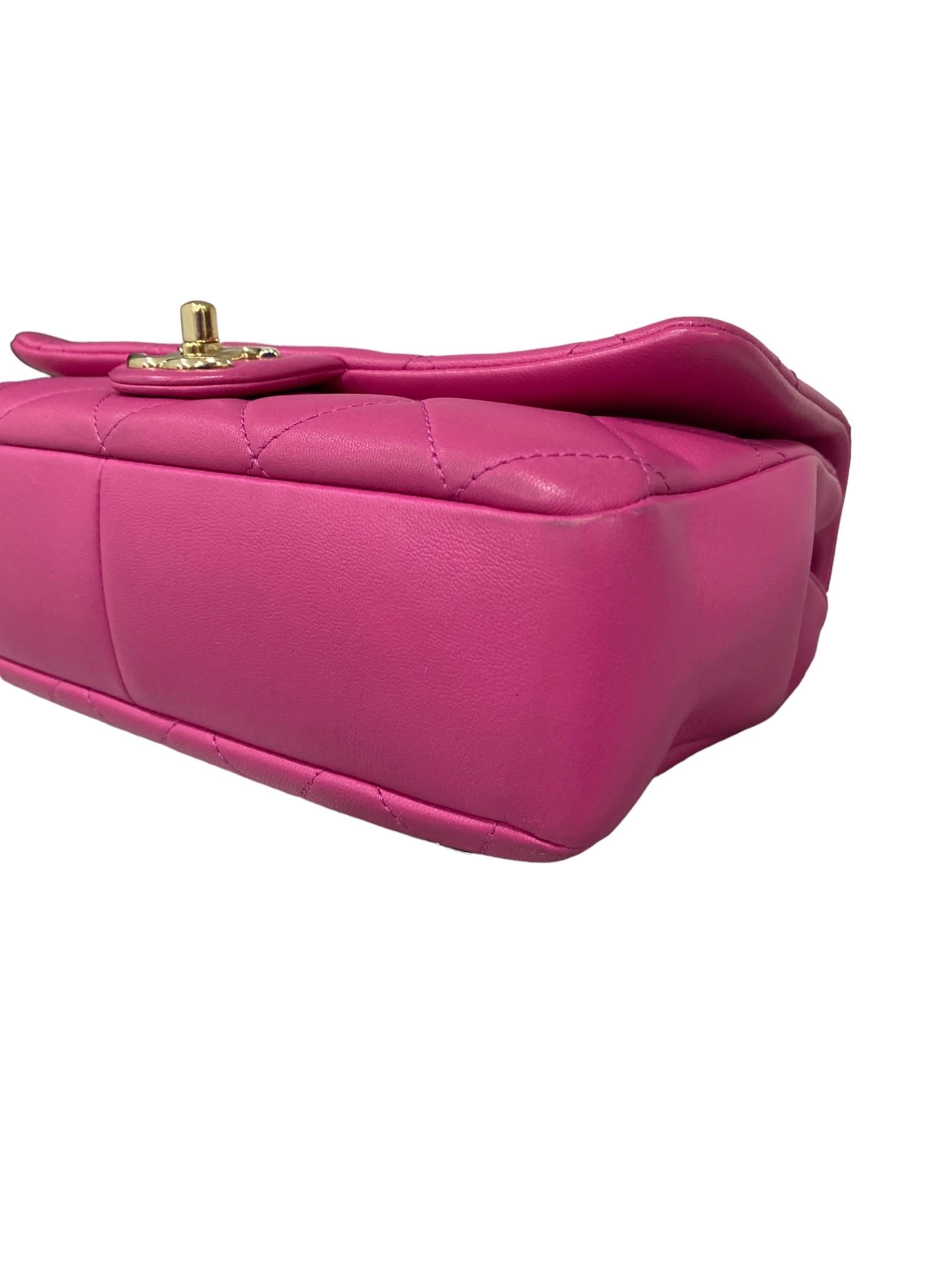2021 Chanel 19 Pink Shoulder Bag  For Sale 3