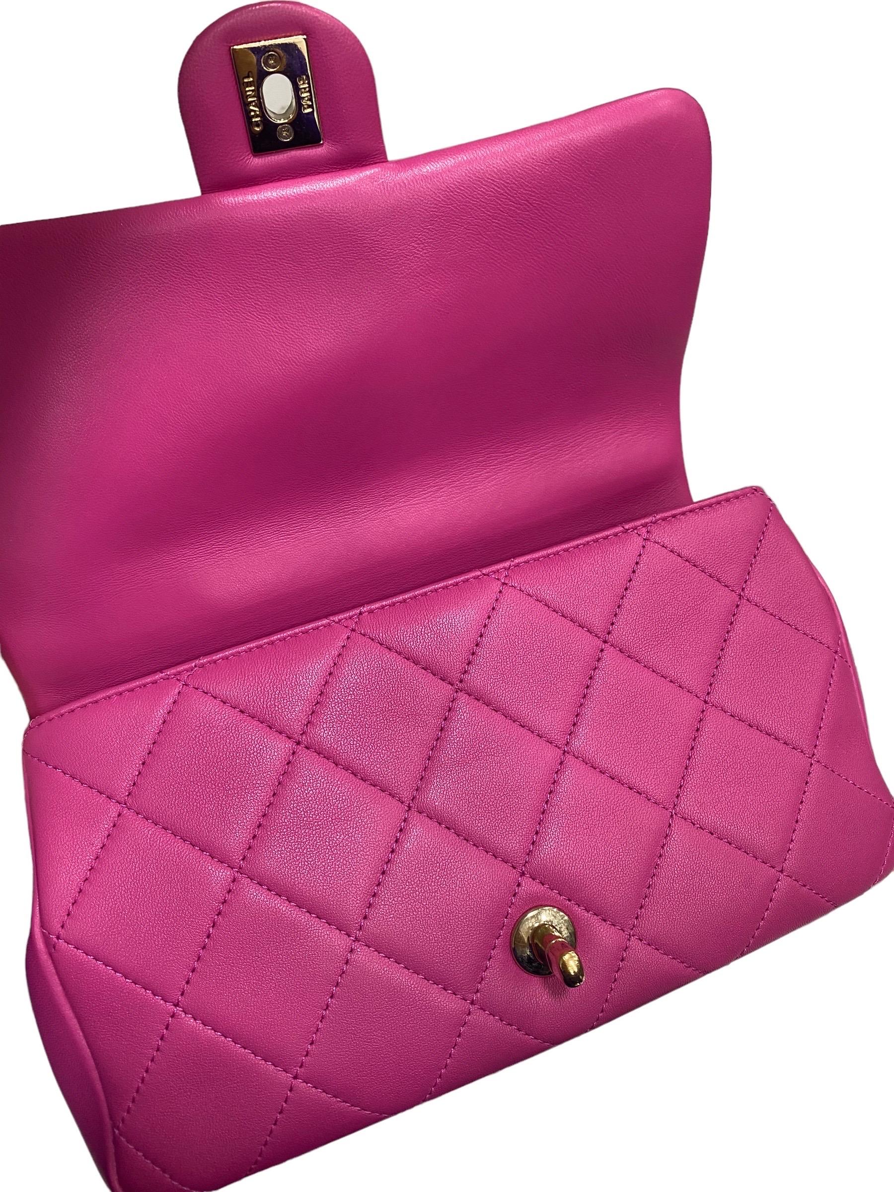 2021 Chanel 19 Pink Shoulder Bag  For Sale 4