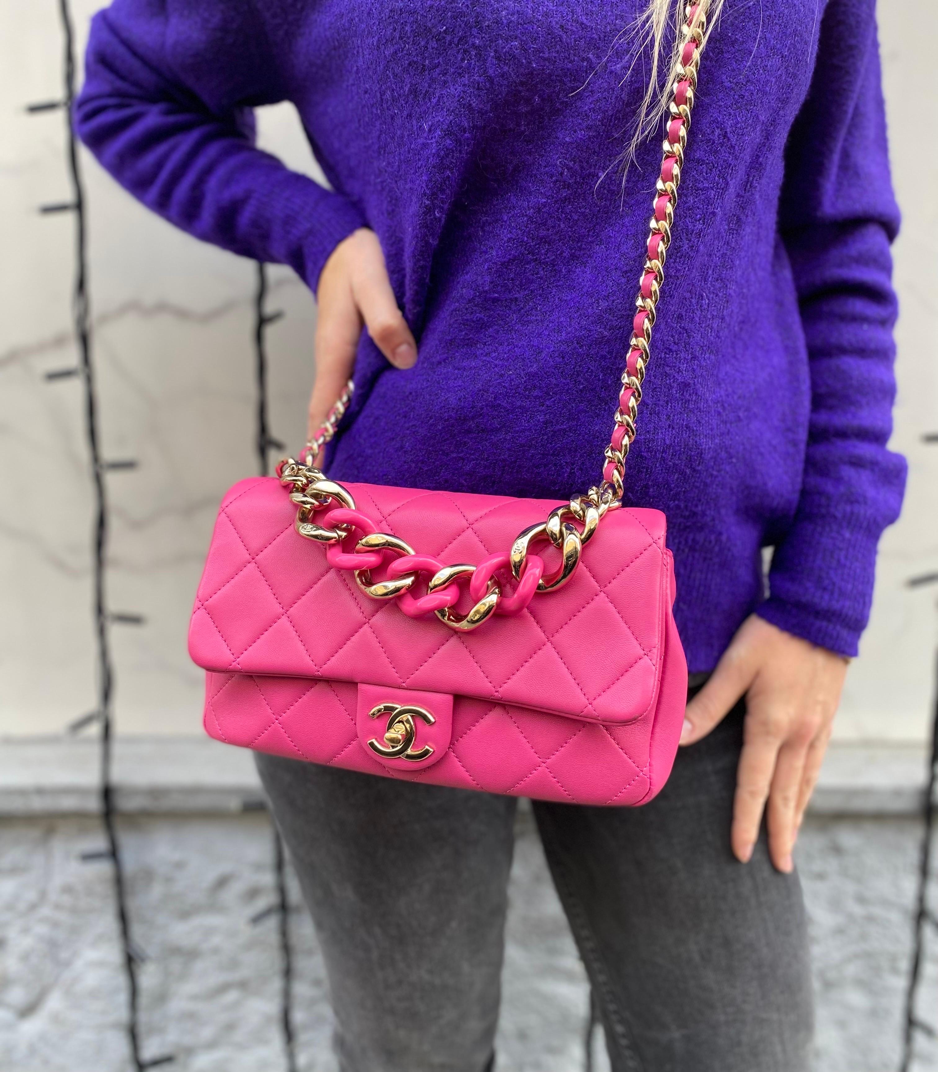 2021 Chanel 19 Pink Shoulder Bag  For Sale 8