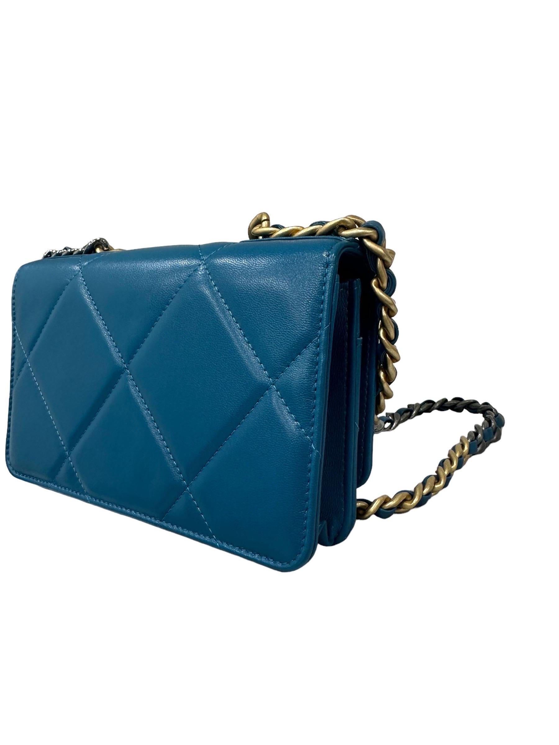 2021 Chanel 19 Wallet On Chain Blue Leather 2