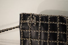 2021 Chanel black lambskin leather chain bag