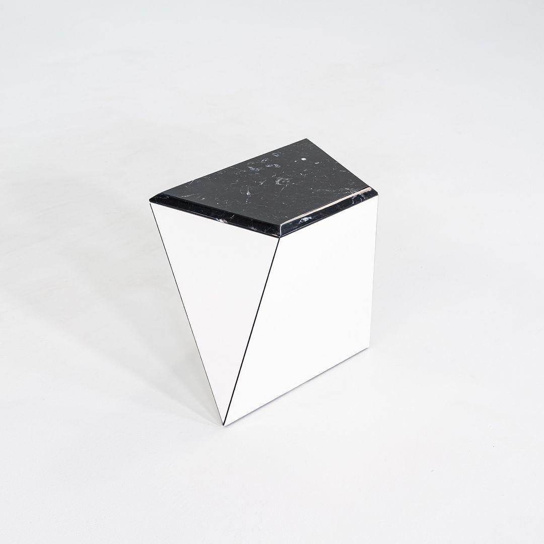 2021 David Adjaye for Knoll Washington Prism Side Table in White / Black Marble (table d'appoint en marbre blanc et noir) en vente 2