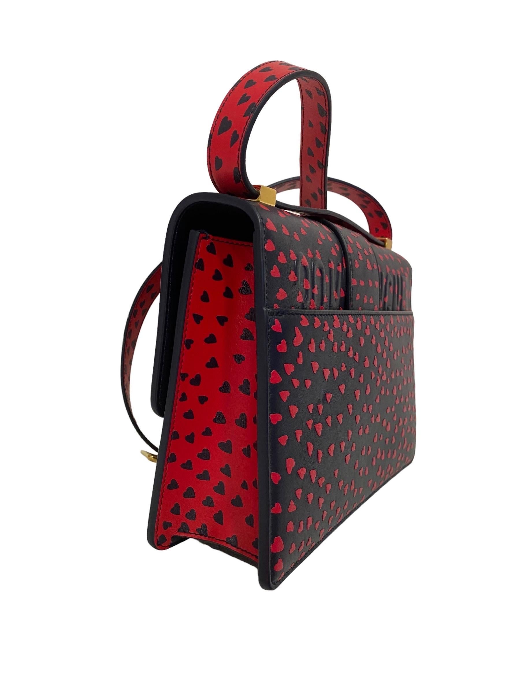 2021 Dior 30 Montaigne Limited Edition “I LOVE PARIS” Shoulder Bag In Excellent Condition In Torre Del Greco, IT