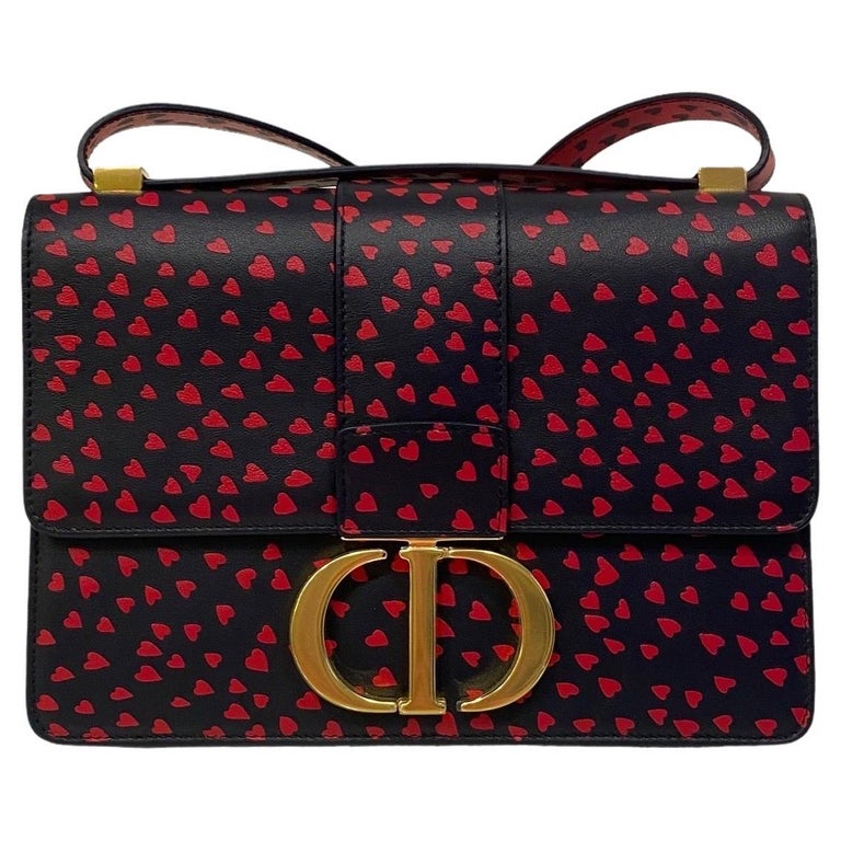 2021 Dior 30 Montaigne Limited Edition “I LOVE PARIS” Shoulder Bag For Sale  at 1stDibs  dior i love paris, 30 montaigne pouch with shoulder strap and  handle, dior bag price in paris