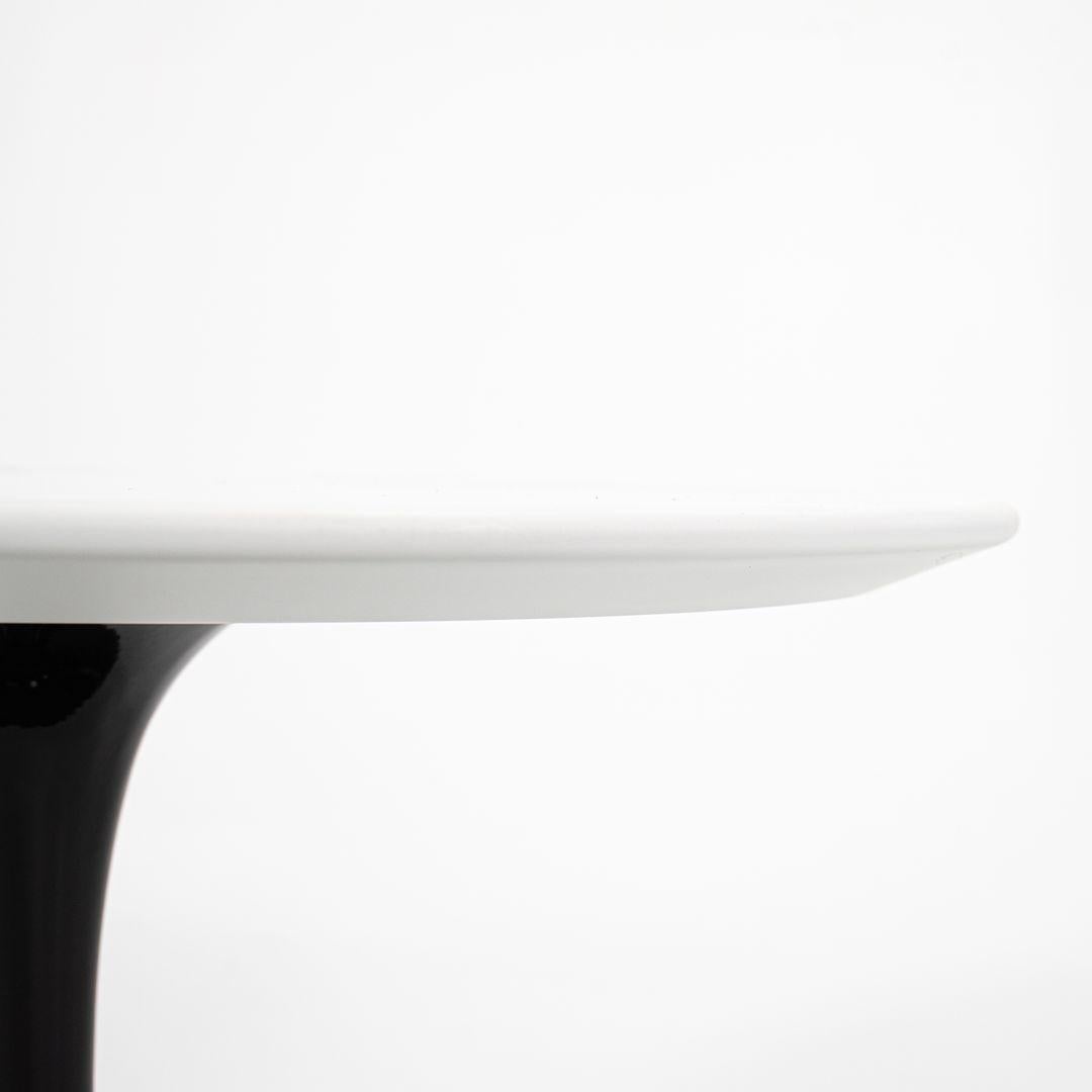 2021 Eero Saarinen for Knoll Low Pedestal Tulip Side Table w/ Oval Laminate Top In Excellent Condition For Sale In Philadelphia, PA