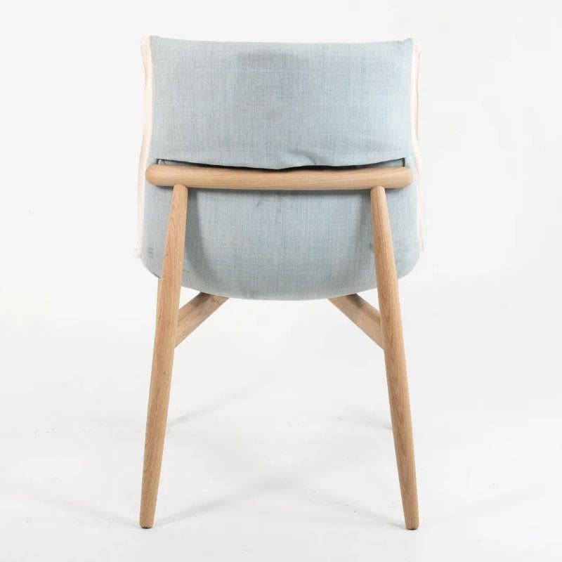 XXIe siècle et contemporain 2021 Chaise de salle à manger EOO4 par EOOS pour Carl Hansen en tissu bleu et Oak en vente