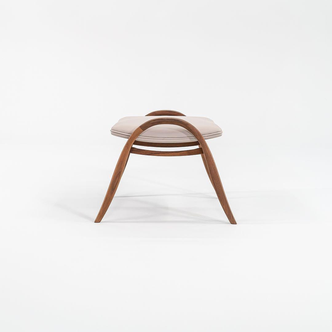 Danois 2021 FH430 Tabouret Signature en noyer par Frits Henningsen pour Carl Hansen en vente