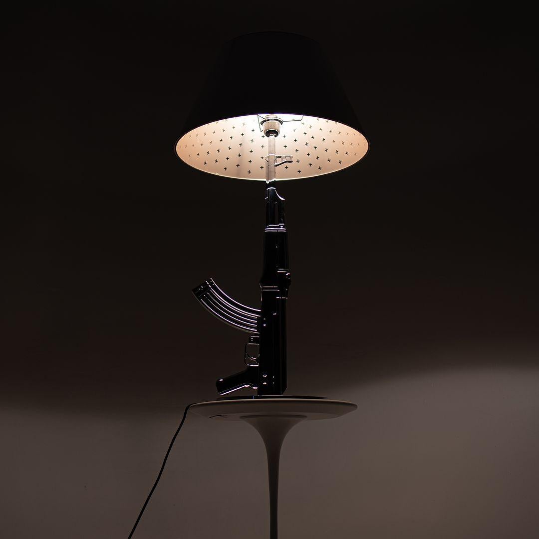 2021 Flos Gun Table Dimmable Floor Lamp in Chrome by Philippe Starck In Excellent Condition For Sale In Philadelphia, PA