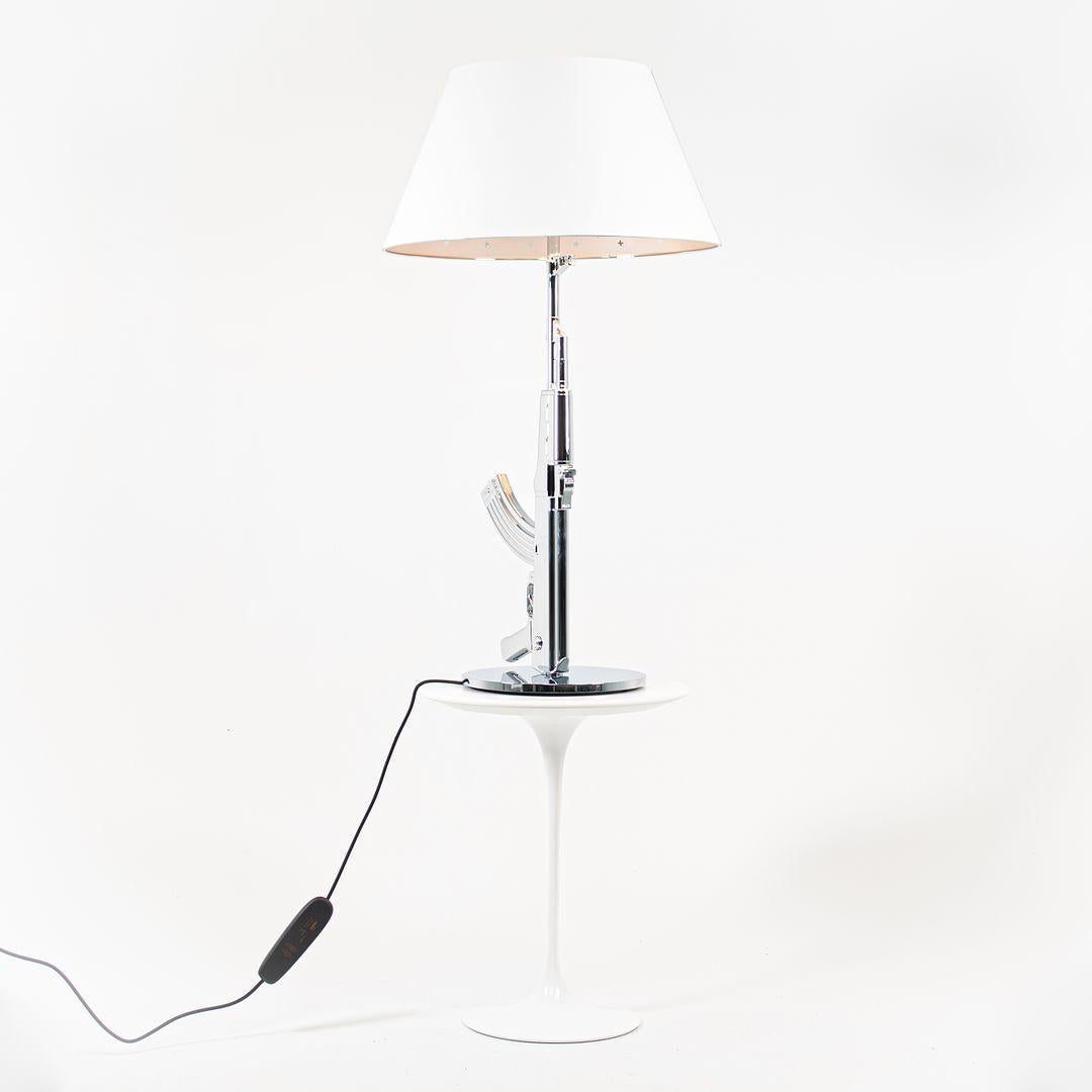 Contemporary 2021 Flos Gun Table Dimmable Floor Lamp in Chrome by Philippe Starck For Sale