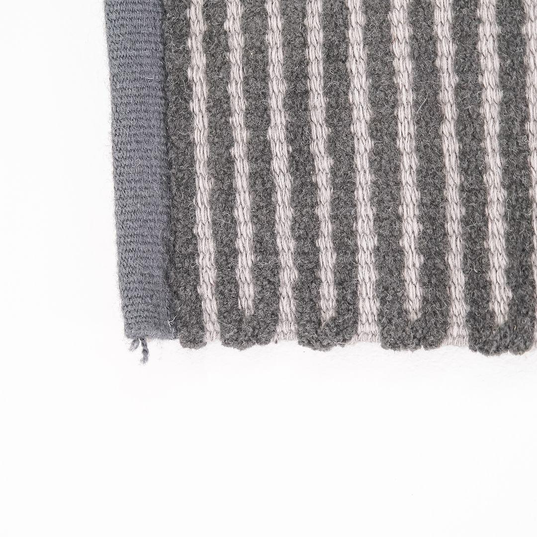 2021 Gunilla Lagerhem Ullberg für Kasthall #35 String Läufer/Teppich 582 Dark Sky (Wolle) im Angebot