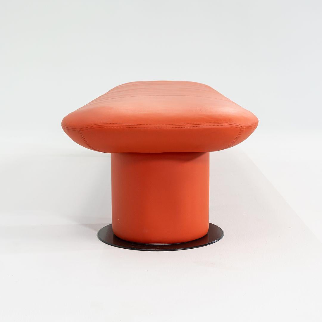 2021 +Halle / Hightower Levels Bench in Orange par Form Us With Love Sweden 95