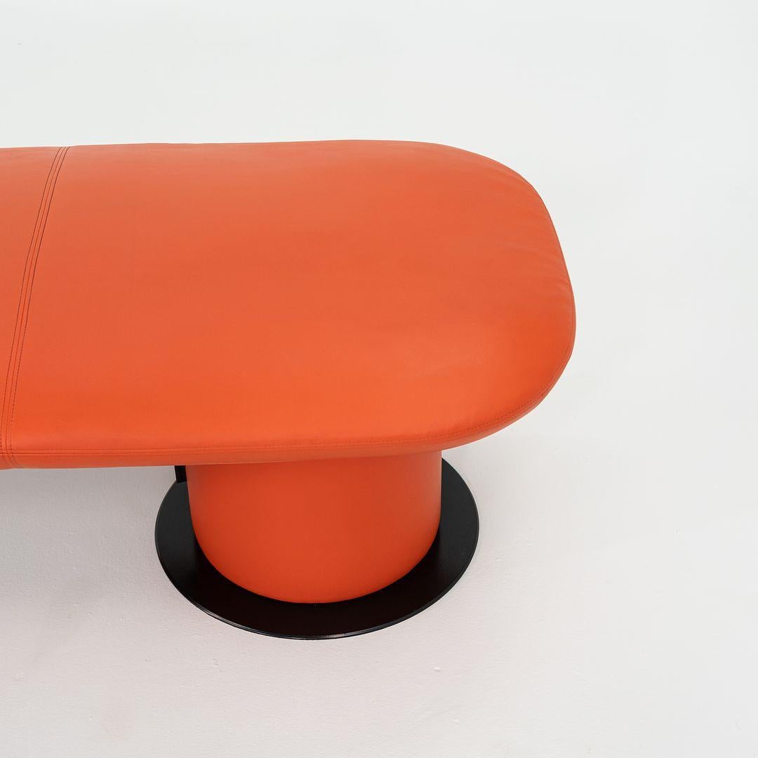 2021 +Halle / Hightower Levels Bench in Orange par Form Us With Love Sweden 95