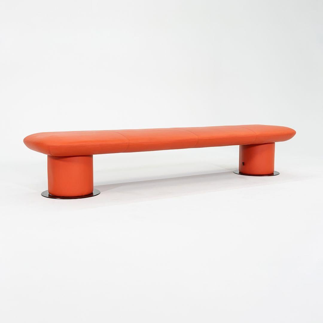 2021 +Halle / Hightower Levels Bench in Orange par Form Us With Love Sweden 95