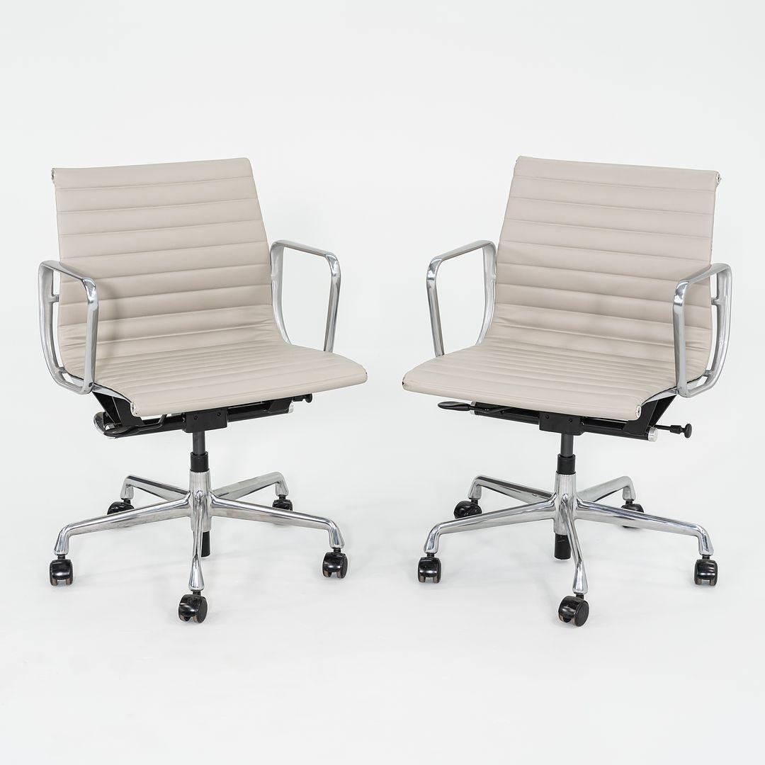 2021 Herman Miller Eames Aluminum Group Management Desk Chairs in Leather For Sale 6