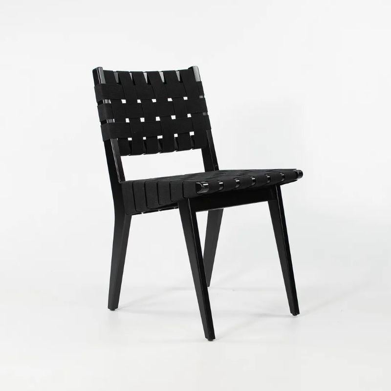 2021 Jens Risom für Knoll Risom Side Dining Chair Ebonisiertes Ahornholz & Schwarzes Gurtband (Moderne) im Angebot